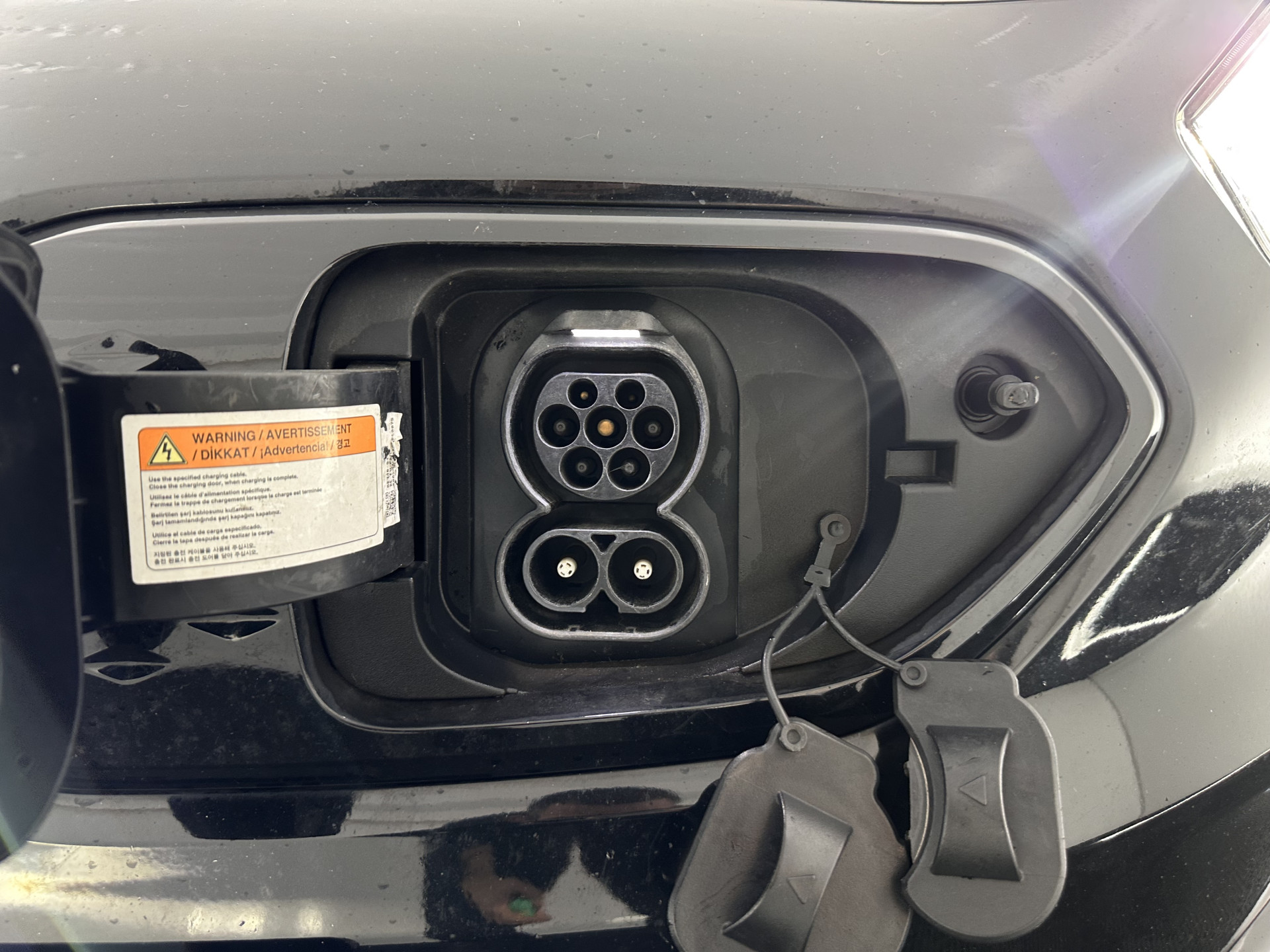 Kia e-Niro ExecutiveLine 64 kWh [ 3-Fase ] {SOH-100%} (INCL-BTW) Aut.*HEATPUMP | LEATHER | FULL-LED | NAVI-FULLMAP | ADAPTIVE-CRUISE | CAMERA | MEMORY-PACK | LANE-ASSIST | HEATED-COMFORTSEATS | SHIFTPADDLES | KEYLESS | DIGI-COCKPIT | PRIVACYGLAS