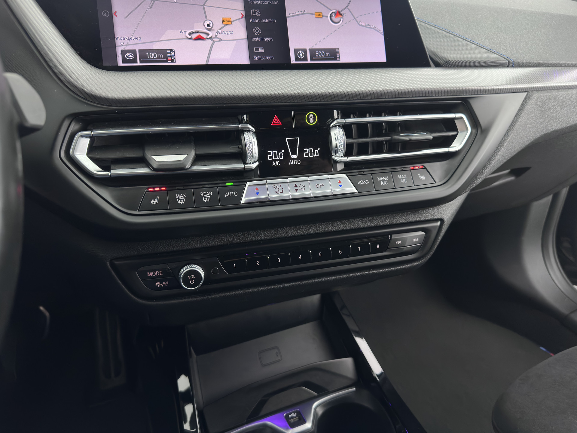 BMW 1-serie M135i xDrive M-Sportpack High Executive Aut. *ALCANTARA-MICROFIBRE | FULL-LED | HEATED-SPORTSEATS | SHIFT-PADDLES | DIGI-COCKPIT | HEAD-UP | NAVI-FULLMAP | DAB+ | PRIVACY-GLASS | AMBIENT-LIGHT | CARBON-INLAY | CARPLAY | 19''ALU*