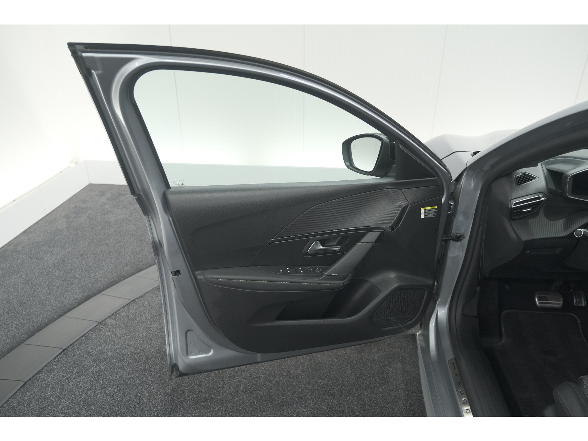 Peugeot 208 PureTech 131 EAT8 GT | Camera | Dodehoekdetectie | Navigatie | Carplay