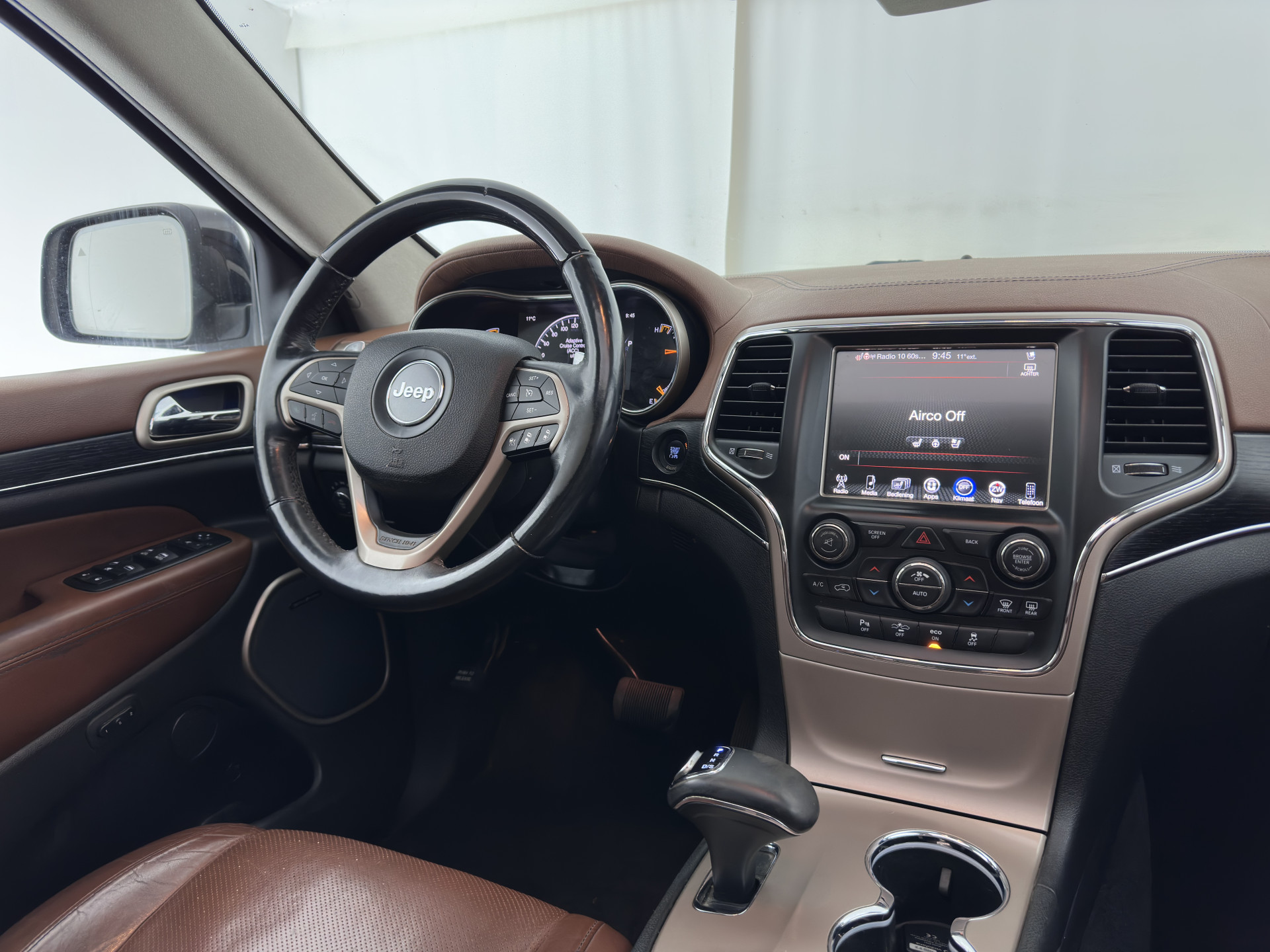 Jeep Grand Cherokee 3.0 CRD Summit Aut. *PANO | FULL-LEATHER | XENON | DIGI-COCKPIT | AIR-SUSPENSION | BLIND-SPOT | ADAPTIVE-CRUISE | MEMORY-PACK | CAMERA | KEYLESS | NAVI-FULLMAP | TOWBAR | COMFORT-SEATS | SHIFT-PADDLES | DAB