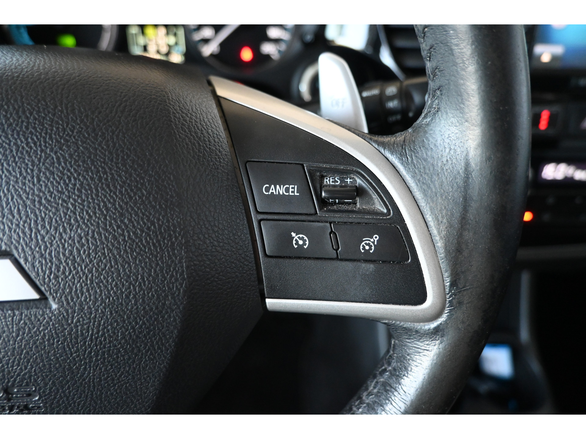 Mitsubishi Outlander 2.0 PHEV Automaat Limited Edition X-Line Navigatie Leder Trekhaak Schuifdak Rijklaarprijs! Inruil Mogelijk!