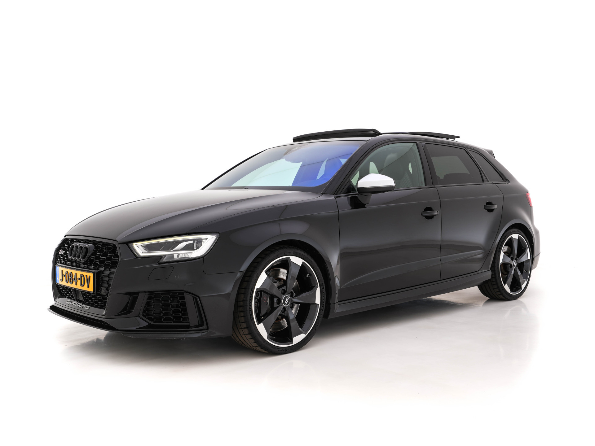 Audi RS3 2.5 TFSI quattro Aut. *RS-SEATS | PANO | NAPPA-FULL-LEATHER | DIGI-COCKPIT | BANG&OLUFSEN | APPLE-CARPLAY | ADAPTIVE-CRUISE | BLIND-SPOT | CAMERA | KEYLESS | NAVI-FULLMAP | DAB+ | MAGNETIC-RIDE | 19''ALU*