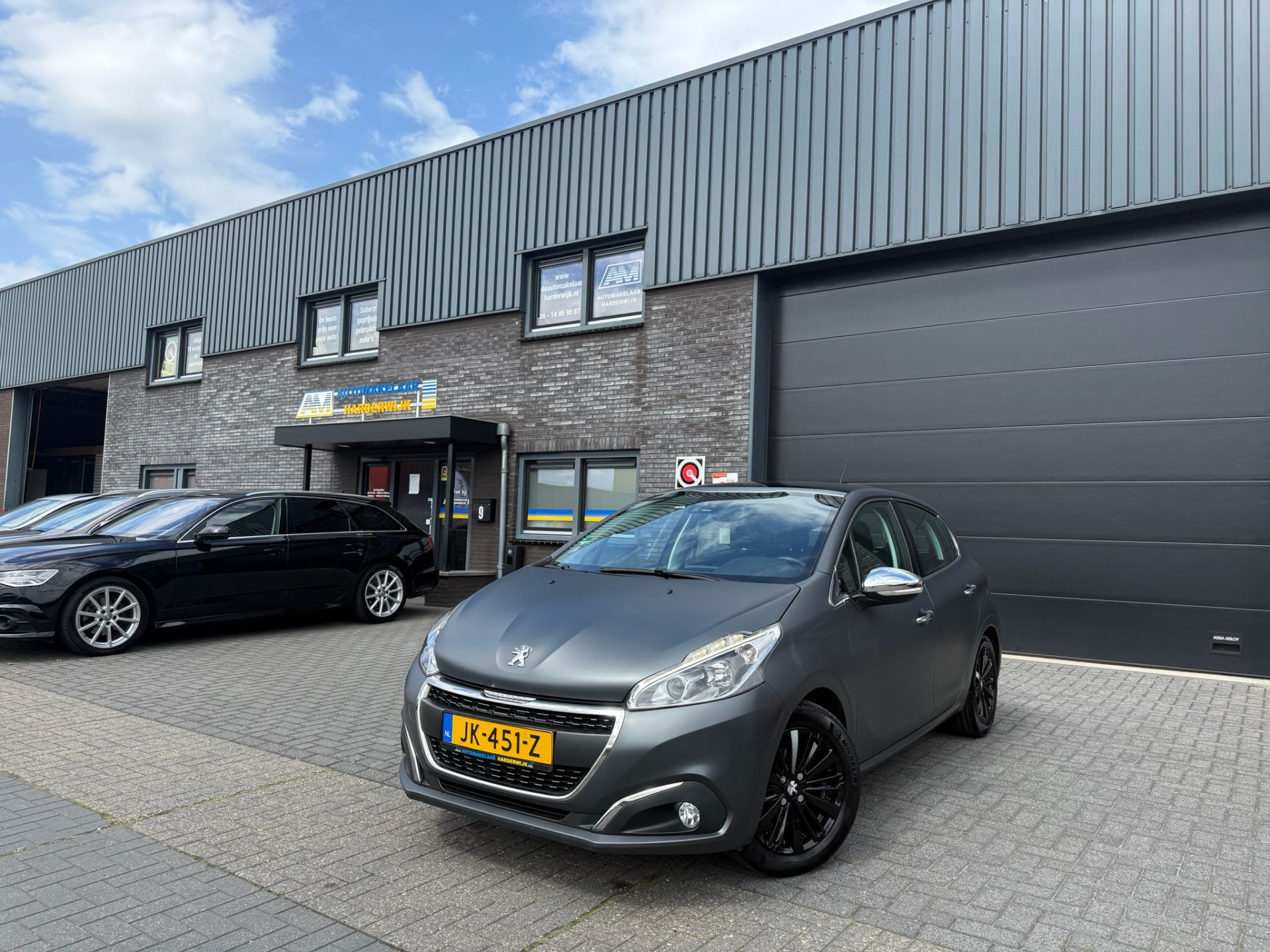 Peugeot 208 1.2 110PK Allure | 2E EIGENAAR | 3/6/12MND GARANTIE | PANO | DAB | CARPLAY | NAVI | CRUISE | JBL | AIRCO | TREKHAAK | MAT |