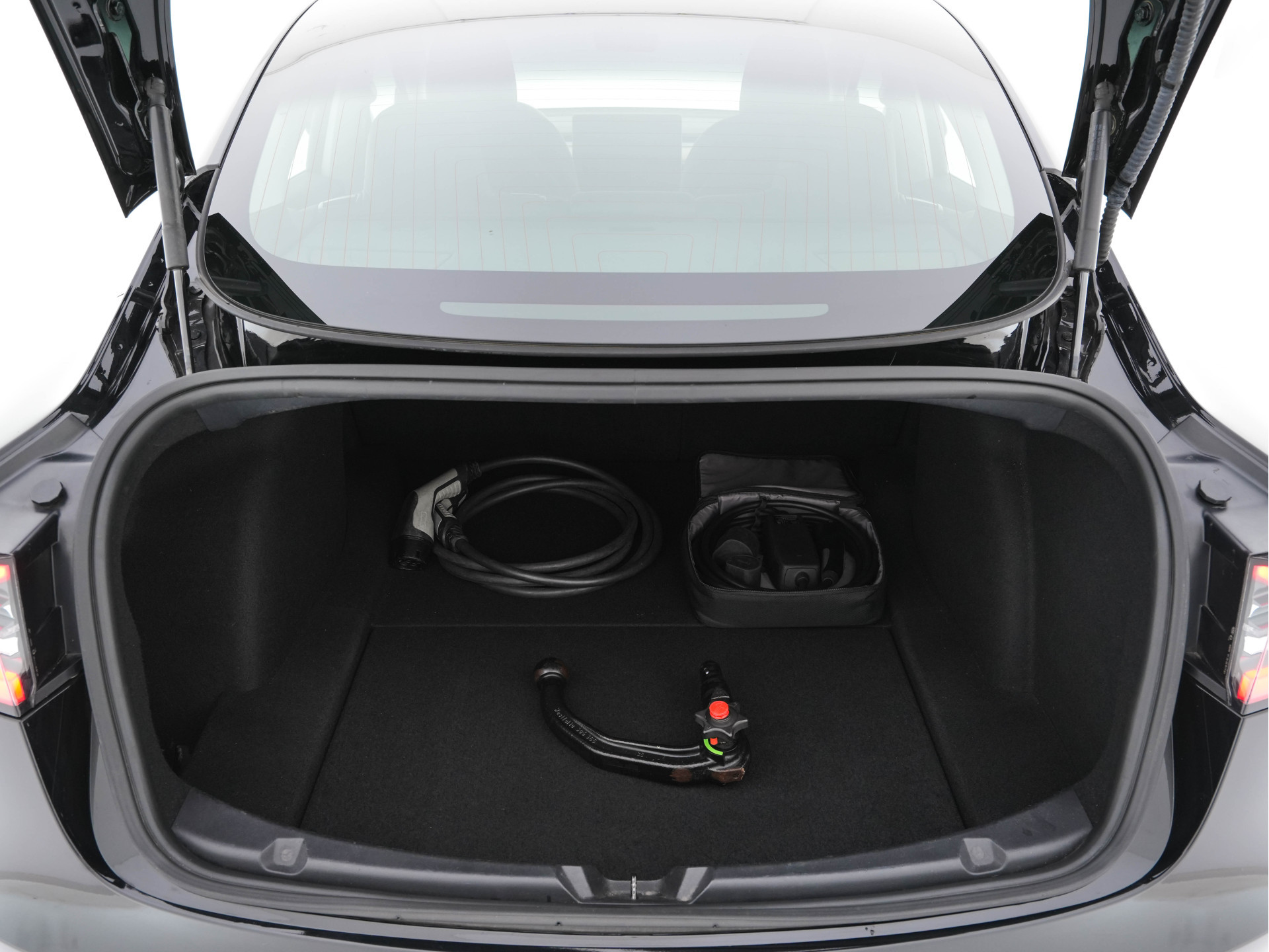 Tesla Model 3 Standard RWD Plus 60 kWh [ 3-Fase ] {SOH-84%} (INCL-BTW) Aut. *PANO | AUTO-PILOT | LEATHER | KEYLESS | FULL-LED | MEMORY-PACK | SURROUND-VIEW | DAB | CARPLAY | DIGI-COCKPIT | LANE-ASSIST | COMFORT-SEATS | 18"ALU*