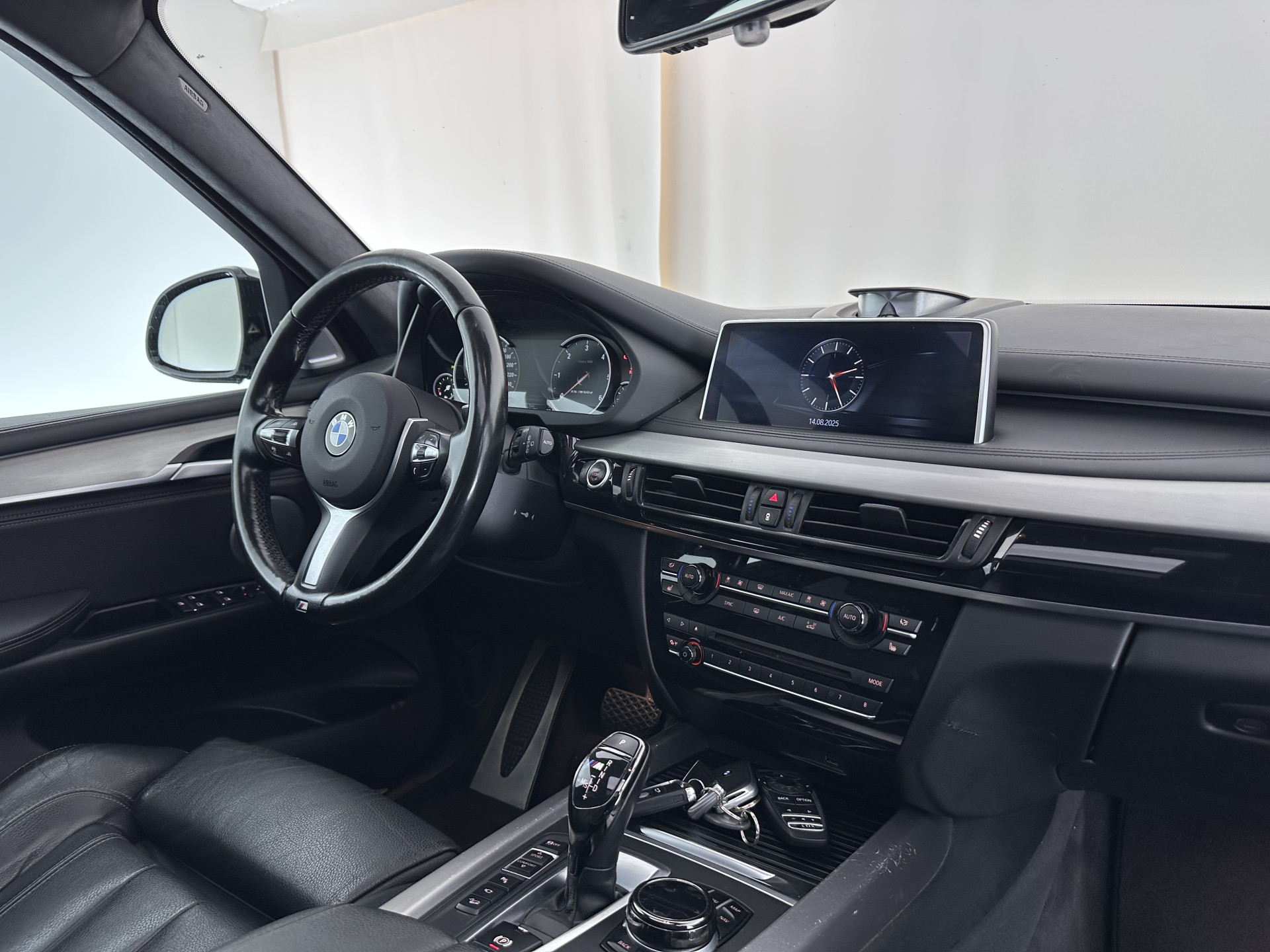 BMW X5 M50d M-Sportpack Aut. *PANO | HEAD-UP | LUXURY-LEATHER | ADAPTIVE-CRUISE | SOFT-CLOSE | BANG&OLUFSEN | TOP-VIEW | BLINDSPOT | NIGHT-VISION | MEMORY-PACK | DIGI-COCKPIT | HEATED-COMFORTSEATS | NAVI-FULLMAP |