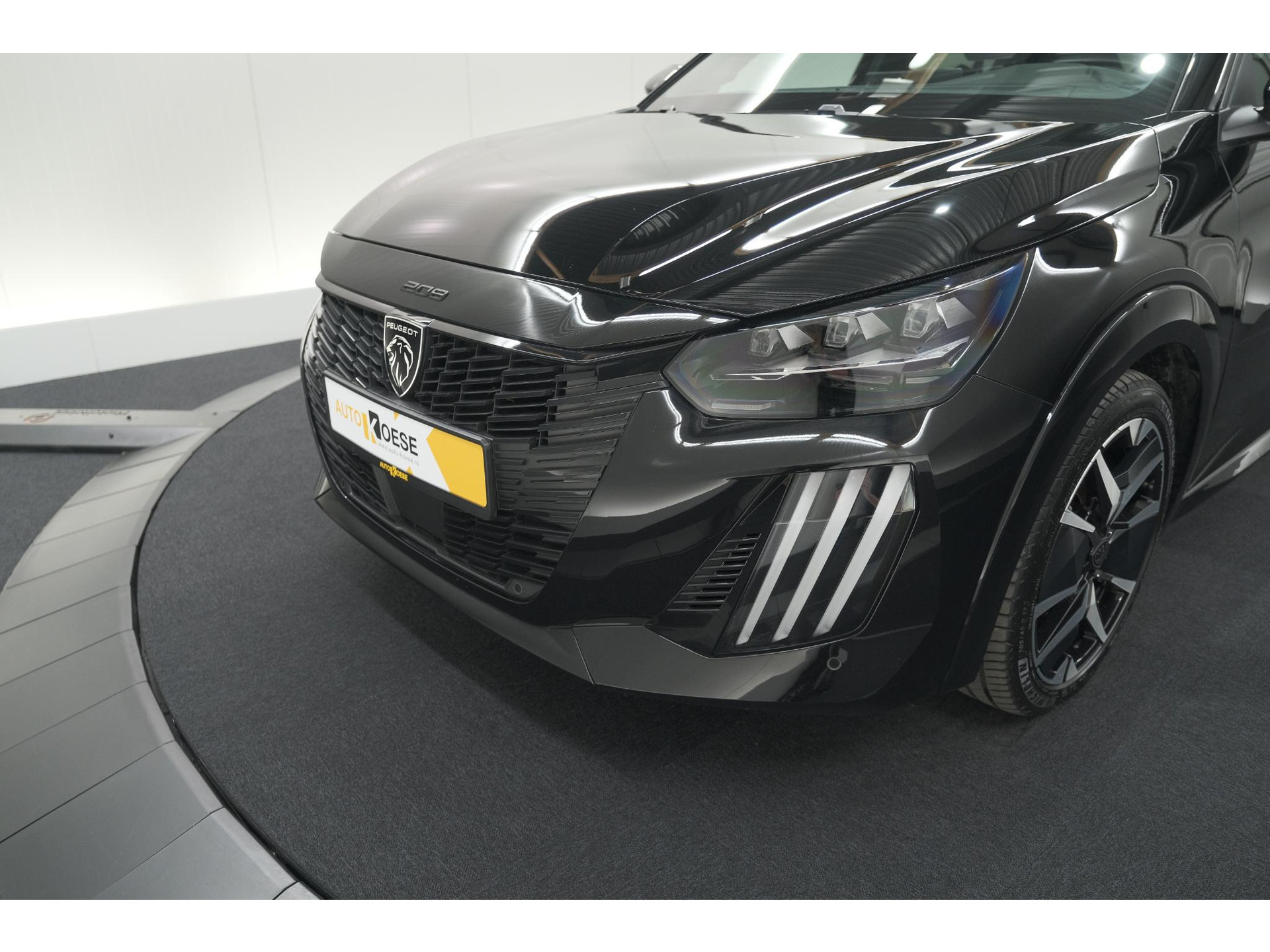 Peugeot 208 1.2 Hybrid 145 e-DCS6 GT | Alcantara Pakket | Camera | Apple Carplay | Stoelverwarming