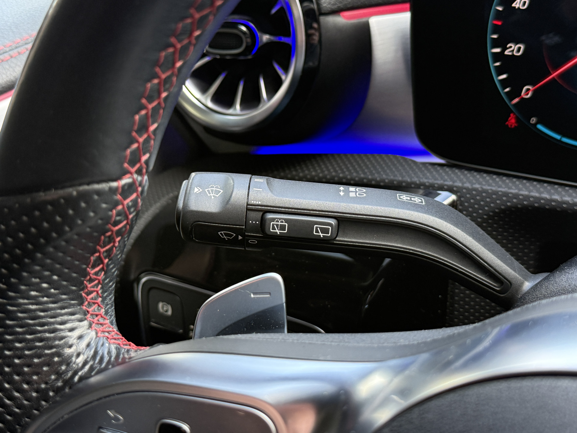 Mercedes-Benz CLA-klasse Shooting Brake 200 Business Solution AMG | Panoramadak | Sfeerverlichting | Multibeam