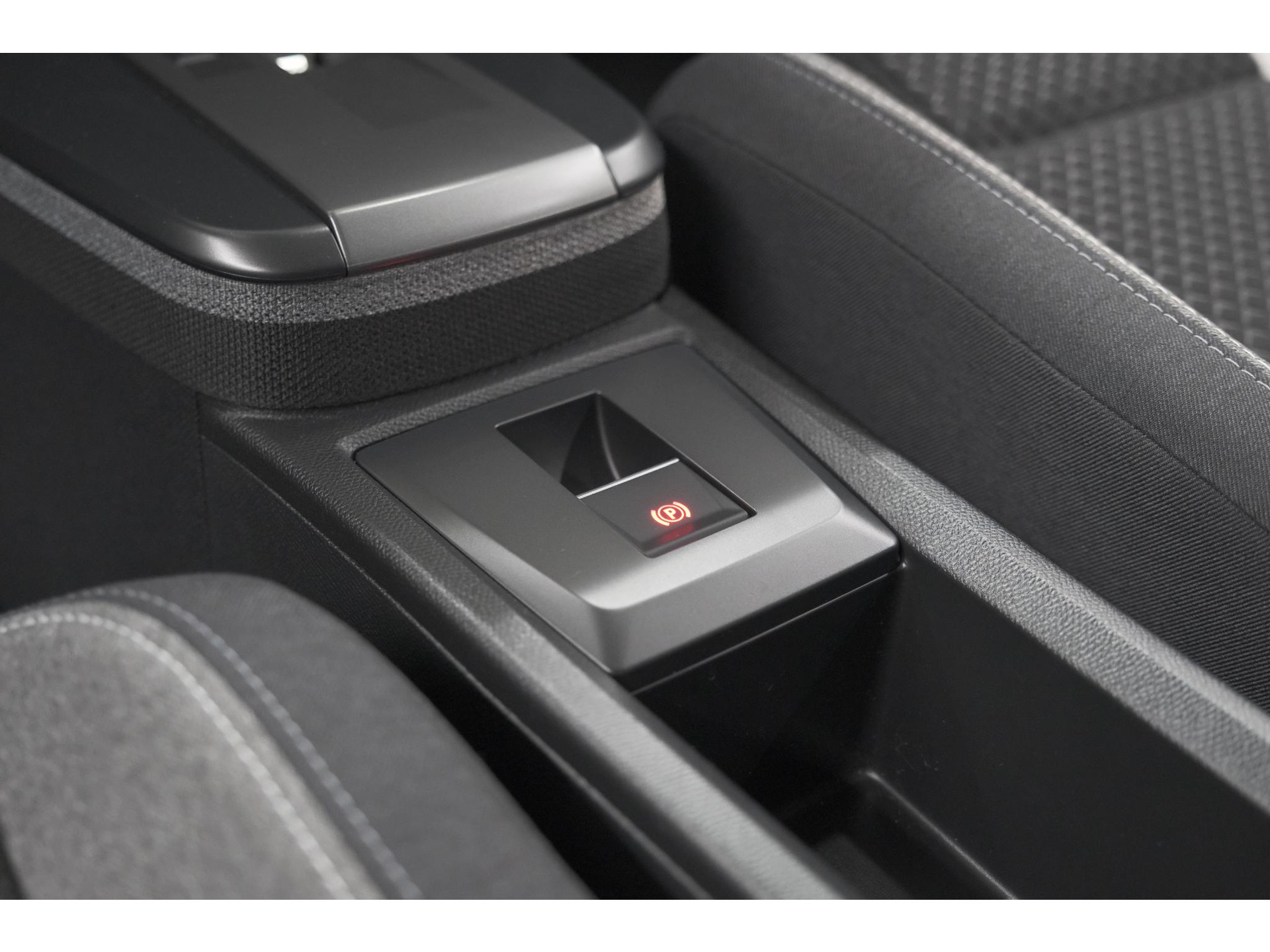 Opel Frontera Electric GS 44 kWh | 11 KW Laadfunctie | Camera | Dodehoekdetectie | Apple Carplay