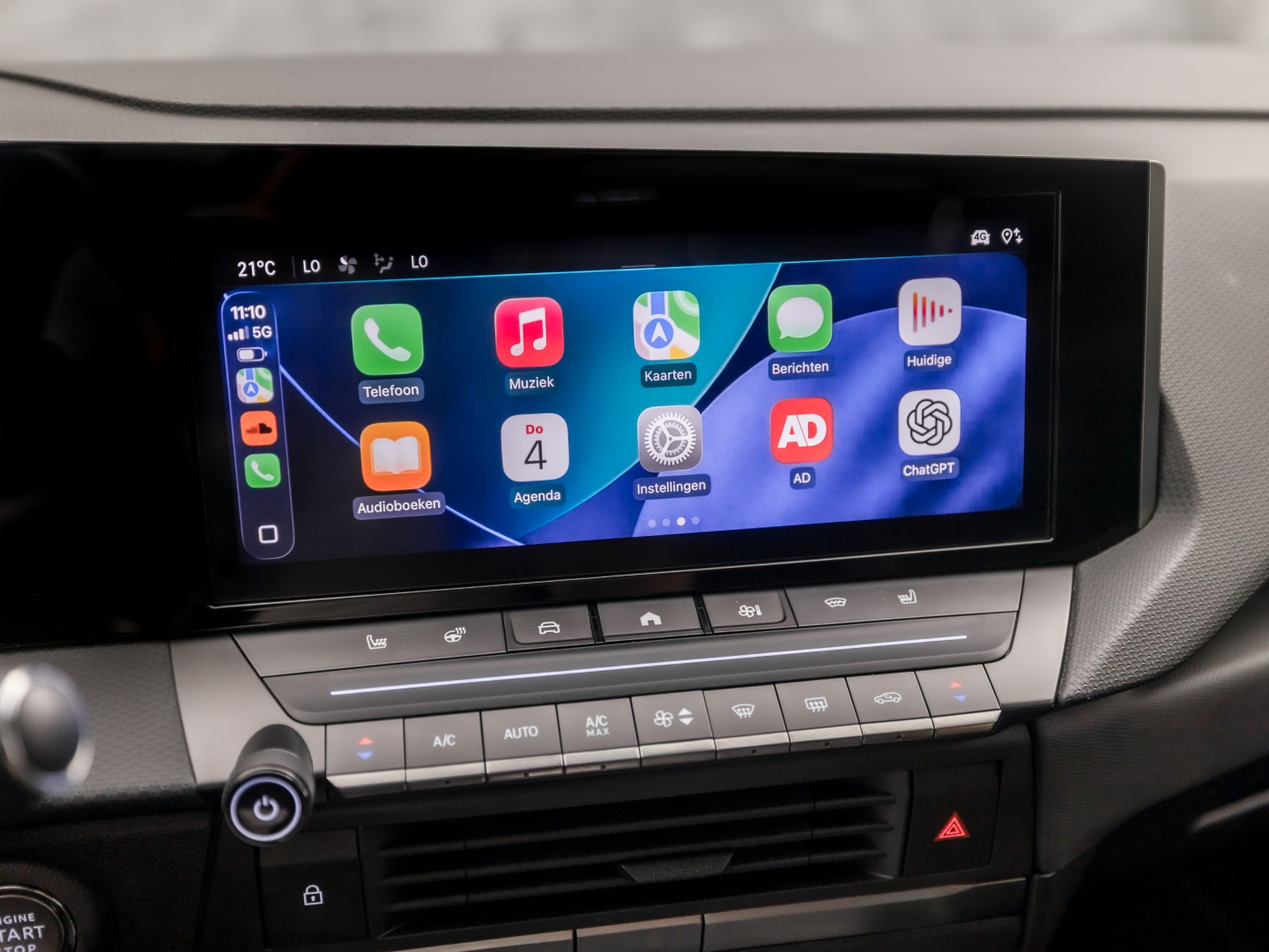 Opel Astra 1.2 Turbo Ultimate Automaat (PANORAMADAK, 1e EIGENAAR, AGR STOELEN, APPLE CARPLAY, GROOT NAVI, MEMORY SEATS, 360 CAMERA, STUUR/STOELVERWARMING, LEDER/ALCANTARA, CRUISE, NIEUWSTAAT)