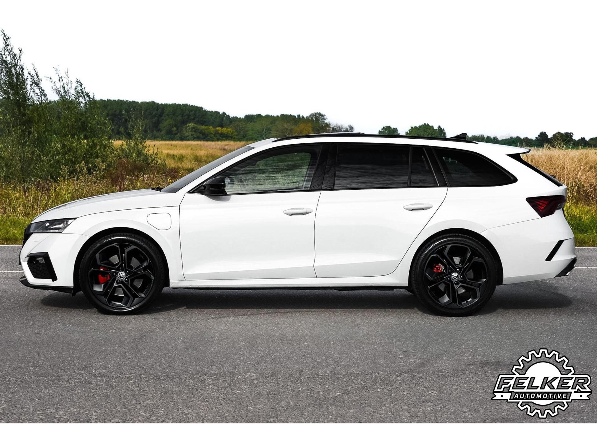 Skoda Octavia Combi RS iV 245PK Pano Matrix HUD