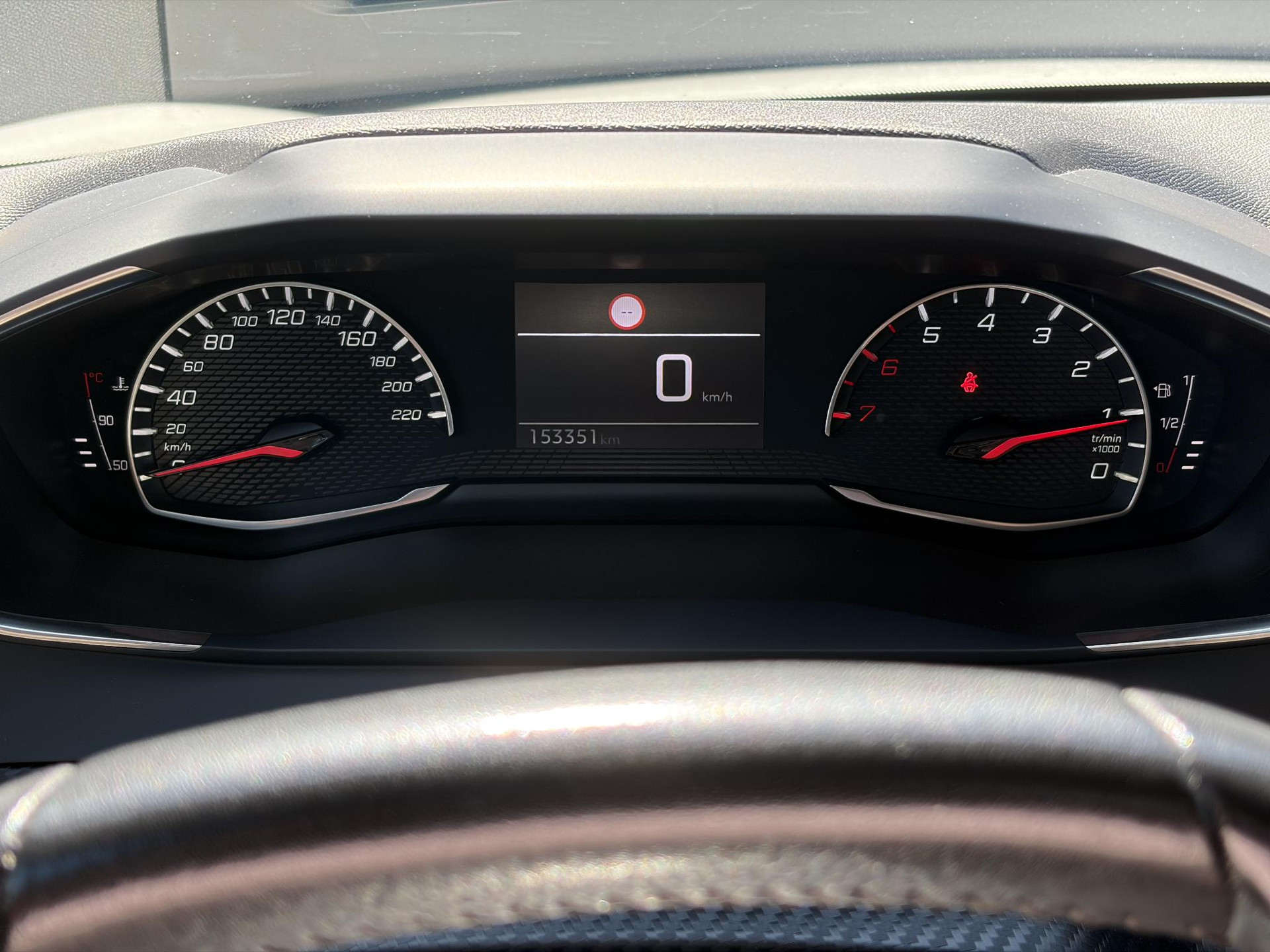 Peugeot 208 1.2 PureTech Blue Lease Active 2e Eigenaar,D-riem vv in 11-2025,Camera,Navi,Carplay,75pk,Clima,Cruise,Rijstrooksensor,Pdc,Lm velgen,N.A.P,Apk tot 11-2027