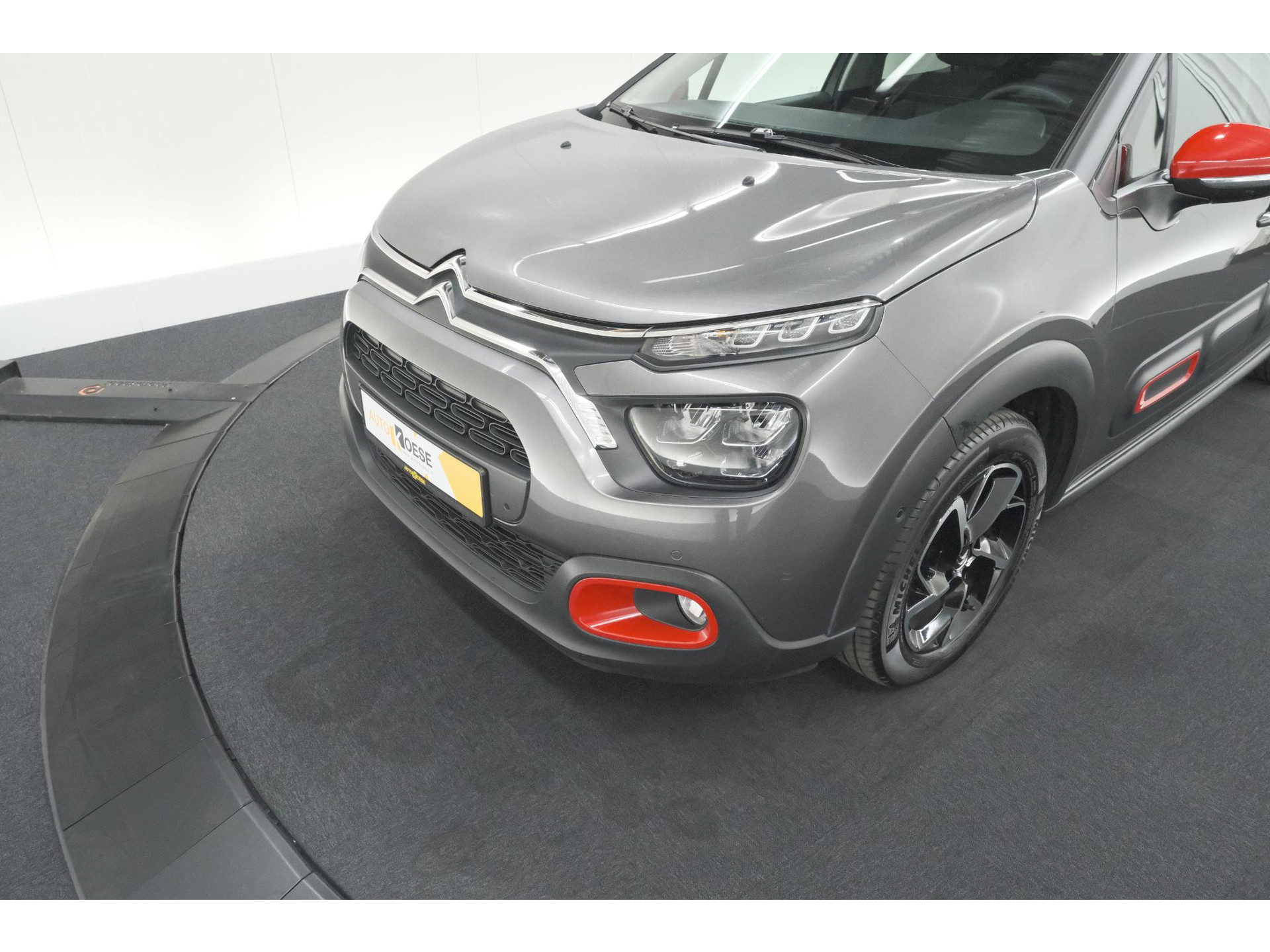 Citroen C3 PureTech 110 EAT6 Business | Trekhaak | Camera | Dodehoekdetectie | Navigatie | Climate Control