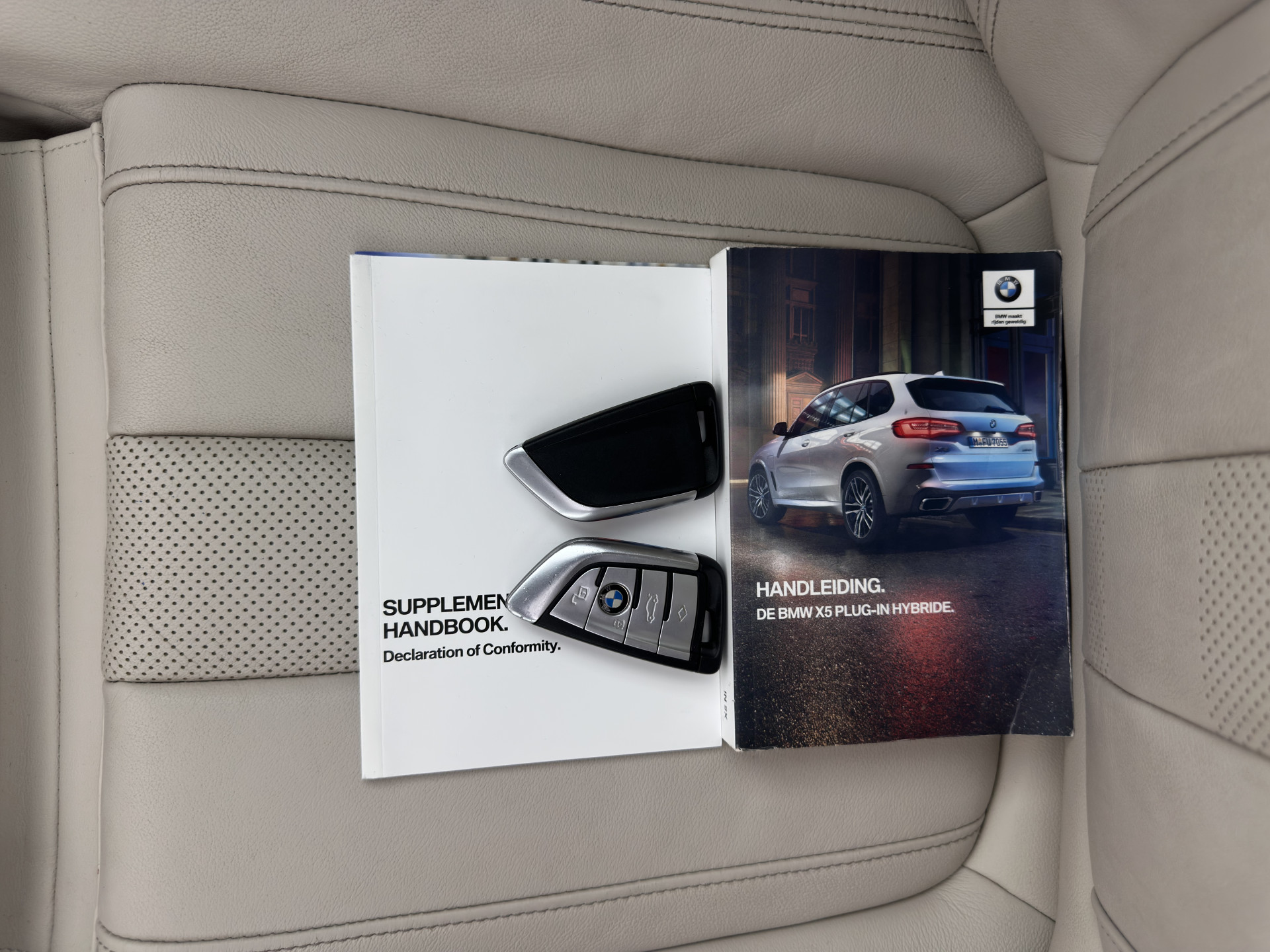 BMW X5 xDrive45e M-Sportpack High Executive (INCL-BTW) Aut. *PANO | LEATHER | HEAD-UP | LASER-LED | SOFT-CLOSE | ADAPTIVE-CRUISE | HIFI-SOUND | BLIND-SPOT | MEMORY-PACK | TOP-VIEW | DIGI-COCKPIT | NAVI-FULLMAP | PRIVACY-GLASS | ...