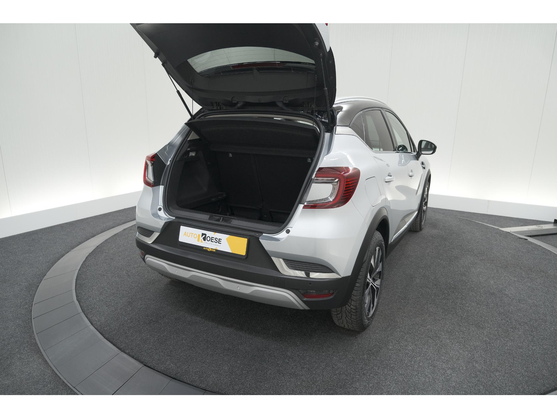 Renault Captur Mild Hybrid 140 EDC Techno | Camera | 9.3 Inch Scherm | Apple Carplay | Parkeersensoren | Allseason Banden | Stoelverwarming
