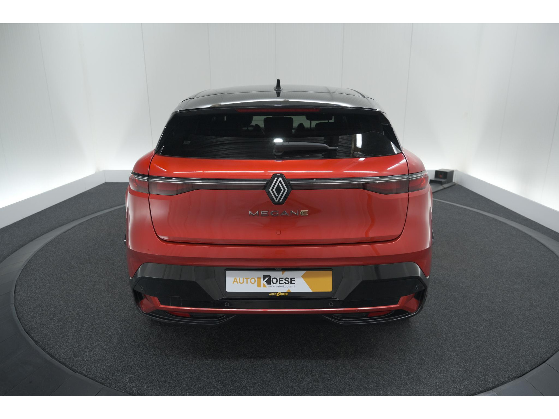 Renault Megane E-Tech EV60 220 Charge Techno | Adaptieve Cruise Control | Winterpakket | Dodehoekdetectie | Harman Kardon