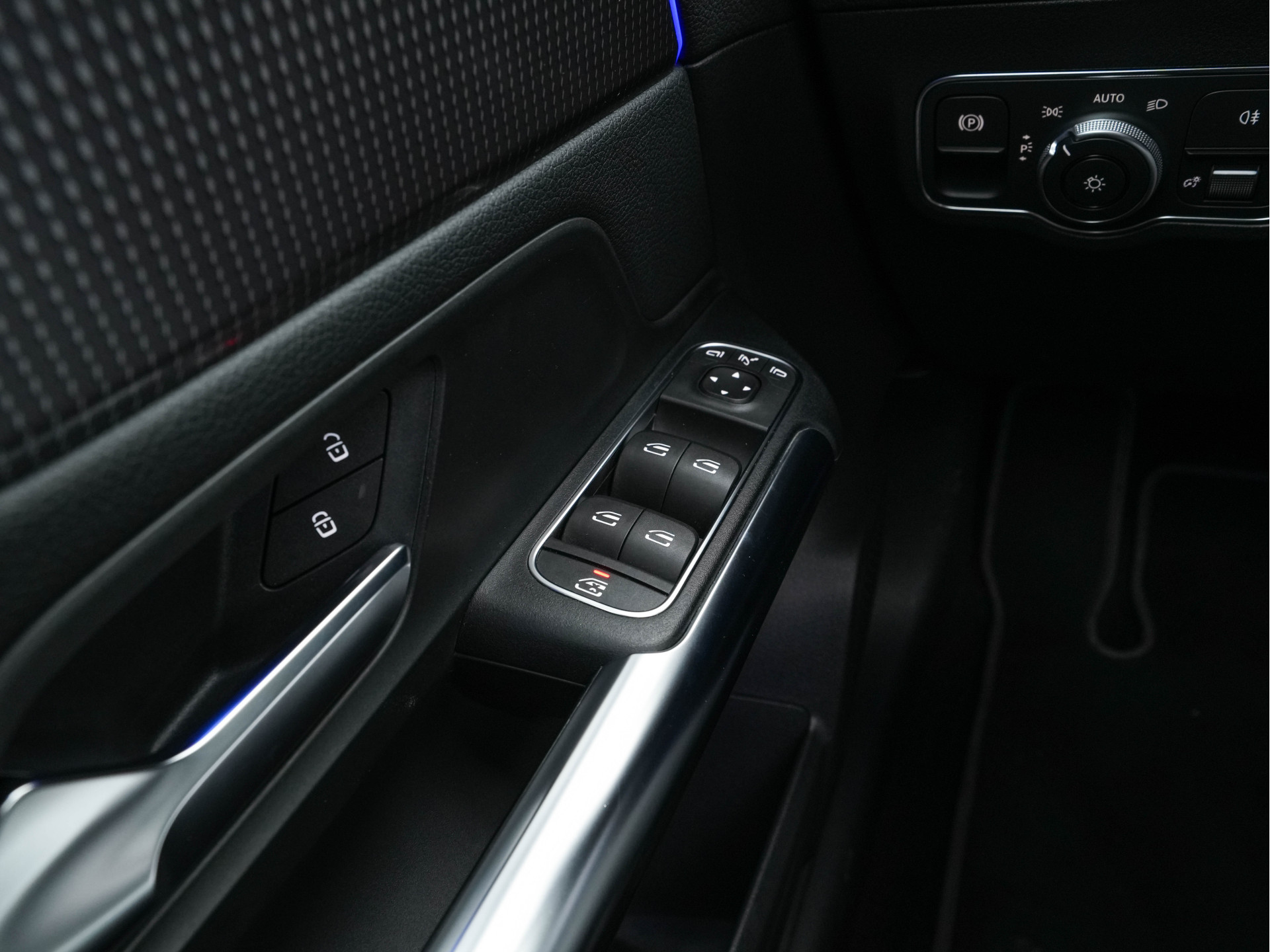 Mercedes-Benz EQA 250 Business Solution Luxury 67 kWh [ 3-Fase ] (SOH-94%) (INCL-BTW) *PANO | LEATHER | WIDESCREEN-COCKPIT | FULL-LED | BLINDSPOT | AMBIENT-LIGHT | CAMERA | NAVI-FULLMAP | DAB+ | COMFORT-SEATS | ECC | SHIFTPADDLES | CRUISE | HEATED-SEATS |