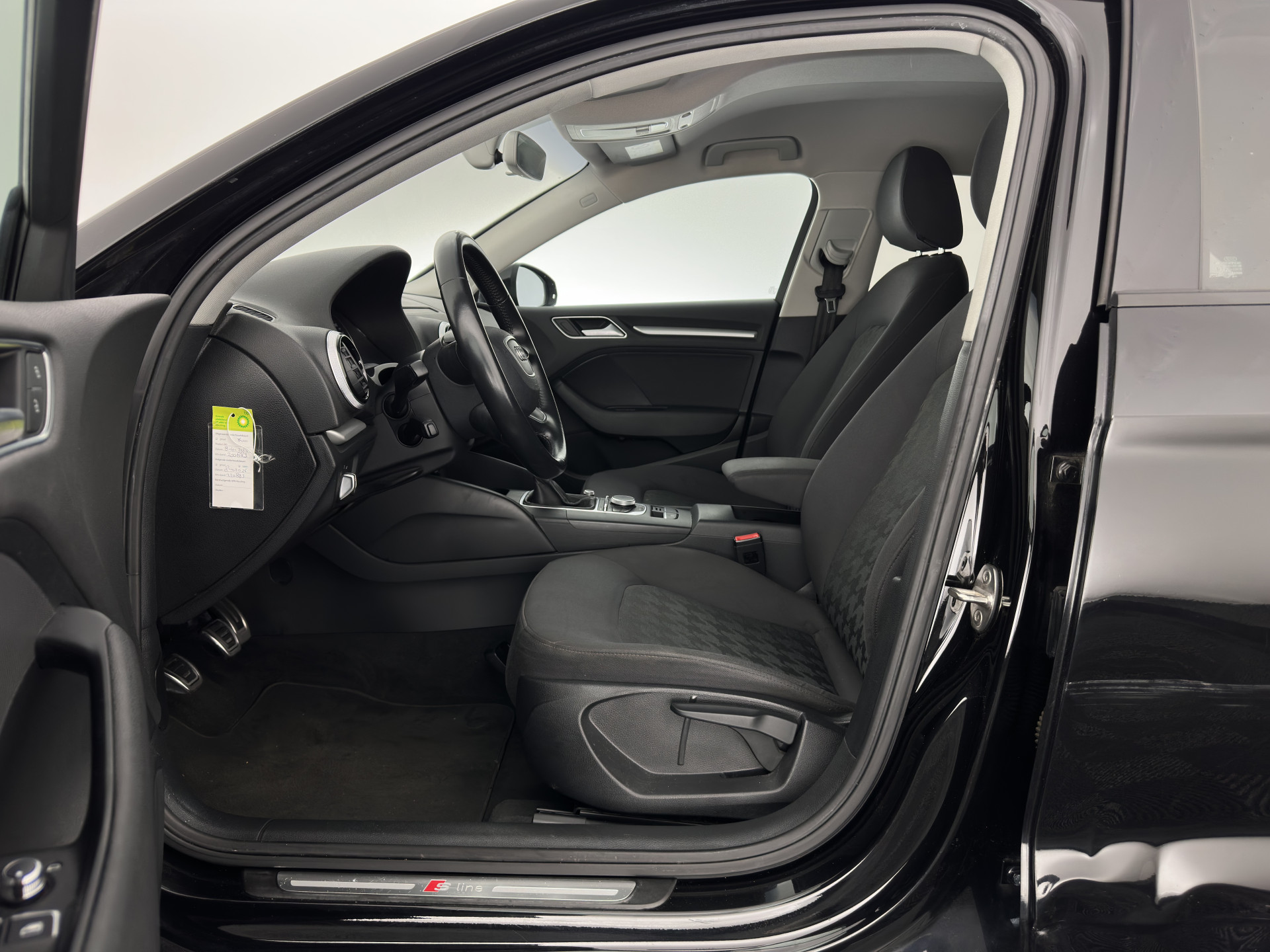 Audi A3 Limousine 1.6 TDI S-Line Ambition Sport Edition *XENON | NAVI-FULLMAP | COMFORT-SEATS | PRIVACY-GLASS | ECC | PDC | CRUISE | 18''ALU*