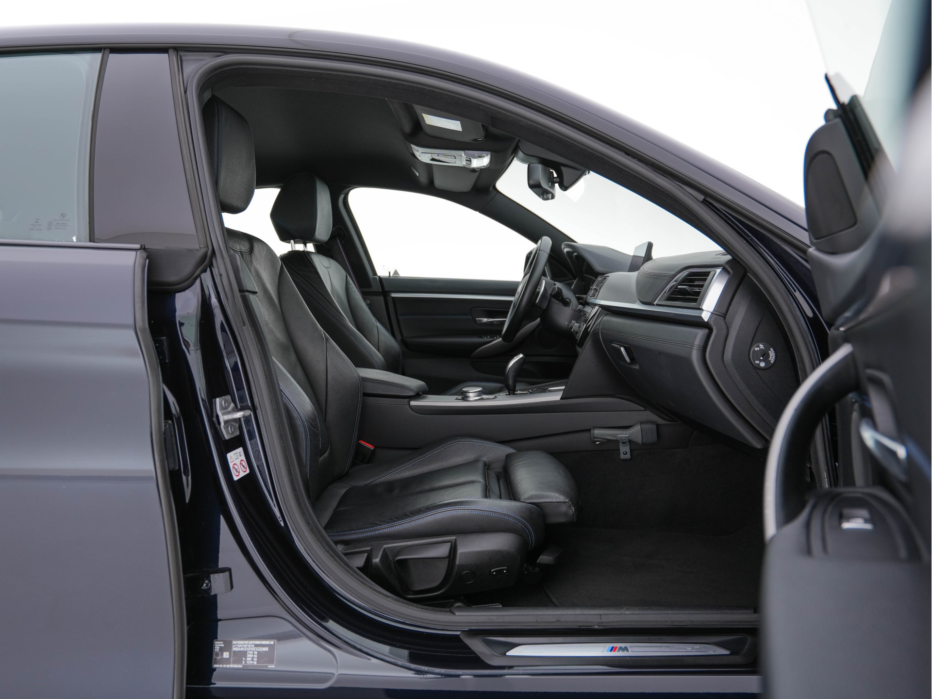 BMW 4-serie Gran Coupé 420i M-Sportpack High Executive Edition (INCL-BTW) Aut. *LEATHER | FULL-LED | DIGI-COCKPIT | HIFI-SOUND | HEATED-SPORTSEATS | DAB+ | CAMERA | SHIFTPADDLES | PRIVACYGLASS | HEAD-UP | TOWBAR | KEYLESS | CARBON-INLAY | 19''ALU*