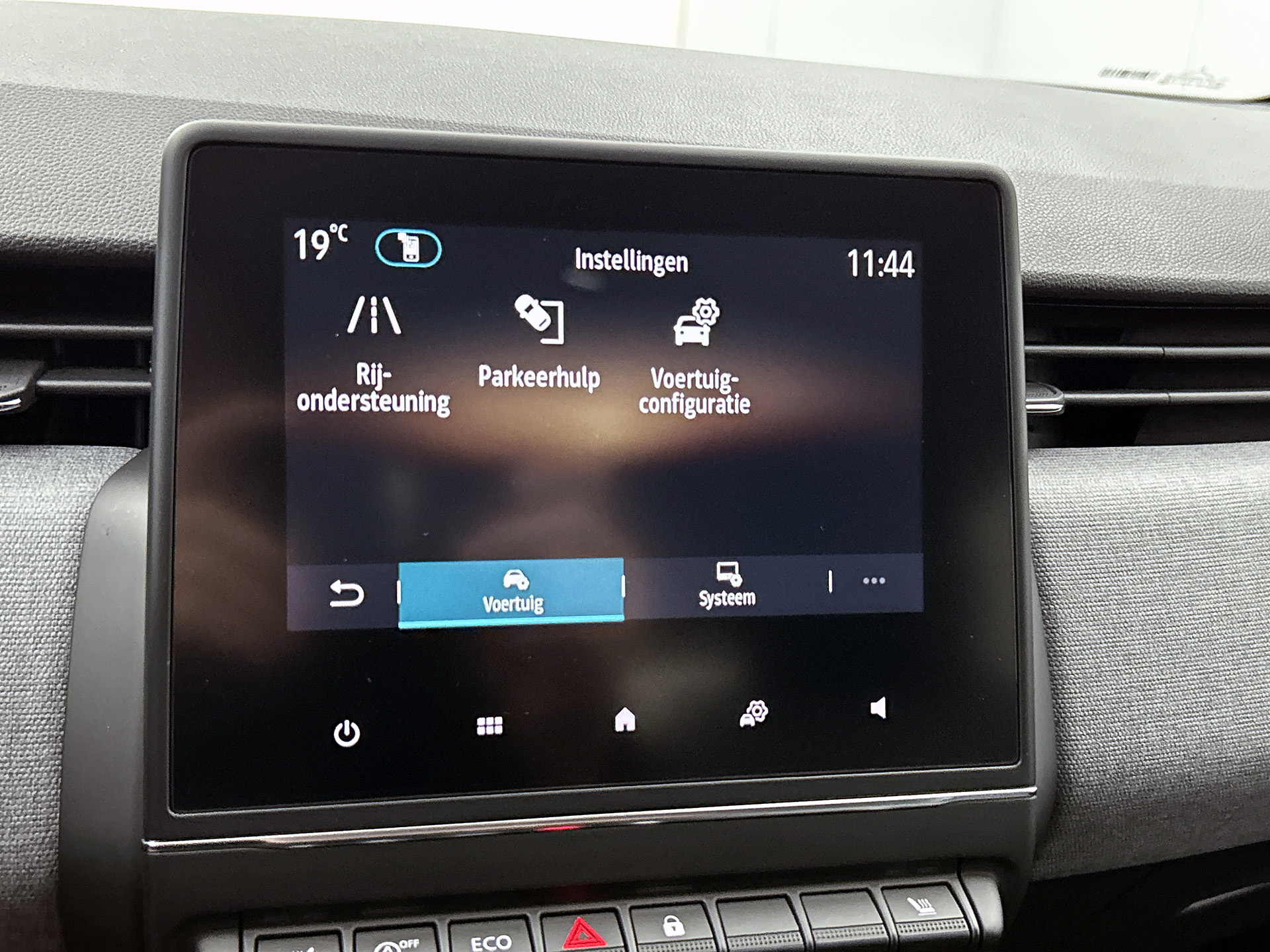 Renault Clio TCe 90PK GPF evolution | CAMERA | NAVI | DEALER ONDERHOUDEN | STOEL VERWARM. | PARK. SENSOREN | CARPLAY