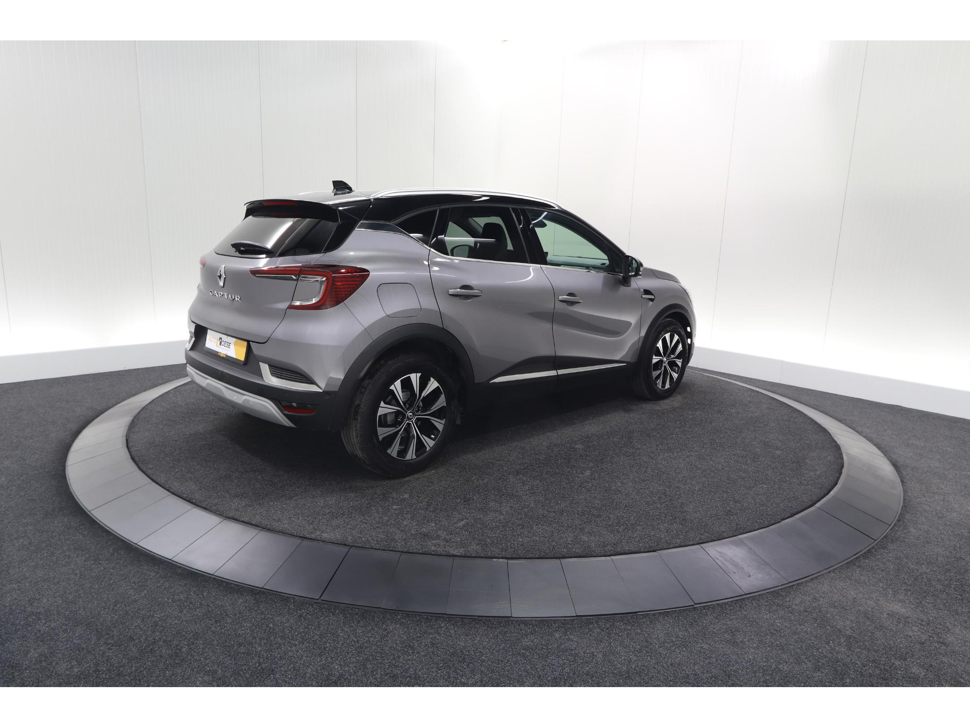 Renault Captur Mild Hybrid 140 EDC Techno | 360 Camera | 9.3 Inch Navigatie | Apple Carplay | 18 Inch Lichtmetalen Velgen