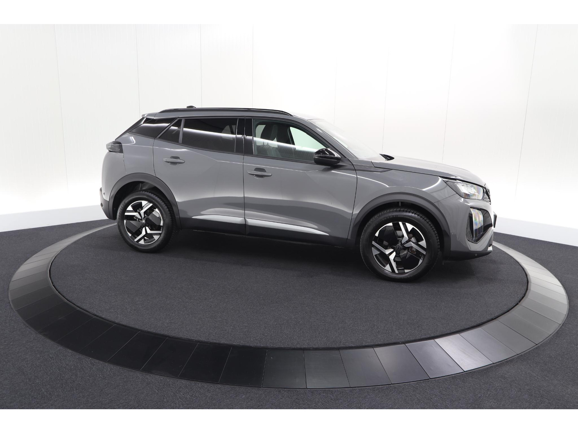 Peugeot 2008 PureTech 100 Allure | Allseason Banden | 360 Camera | Adaptieve Cruise Control | Dodehoekdetetie | Navigatie