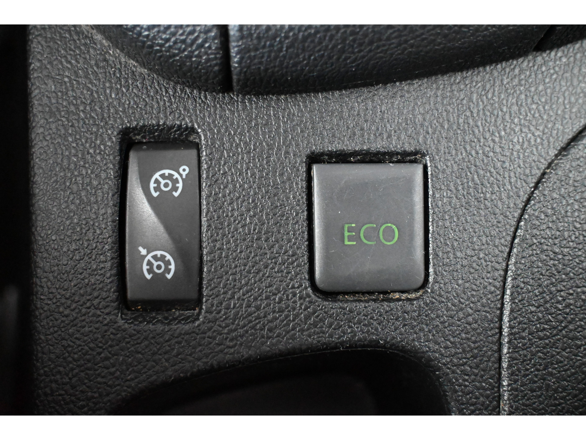 Renault Clio Estate 1.5 dCi ECO Dynamique Airco Navigatie Cruise control Lichtmetaal PDC Inruil Mogelijk!