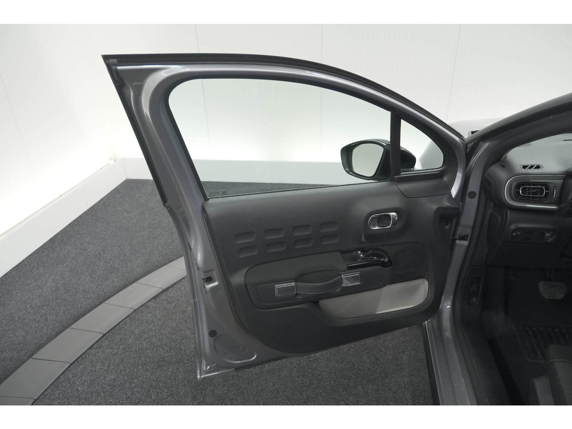 Citroen C3 PureTech 110 EAT6 Max | Apple Carplay | Parkeersensoren | Climate Control | 16 Inch Lichtmetalen Velgen
