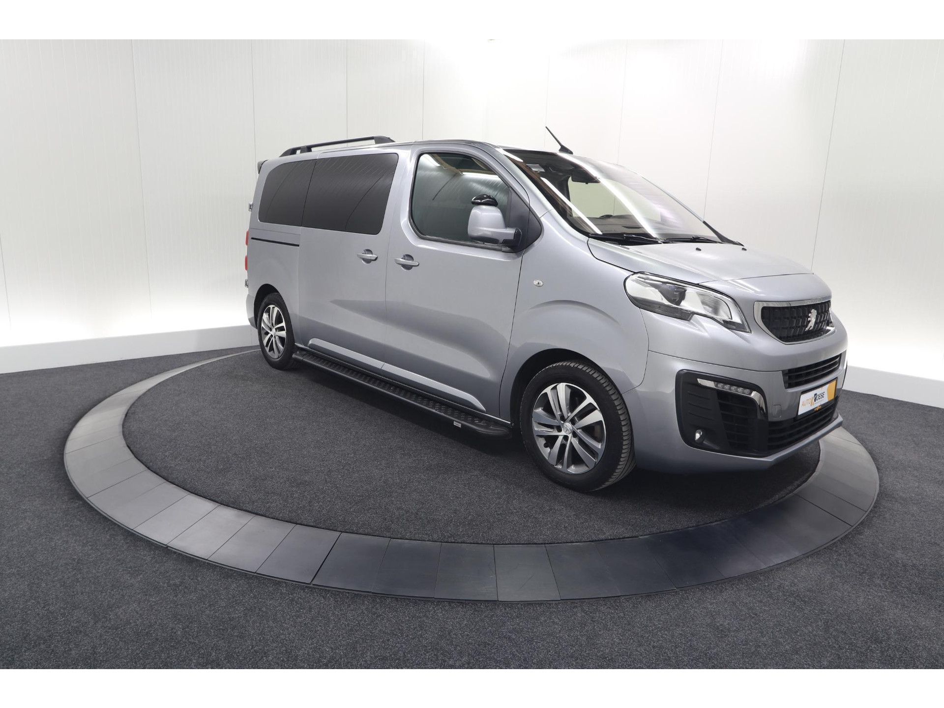 Peugeot Expert 2.0 BlueHDI 180 Automaat Standard Premium | Standkachel | Trekhaak | Head-Up Display | Camera | Apple Carplay | Laadruimte Betimmering