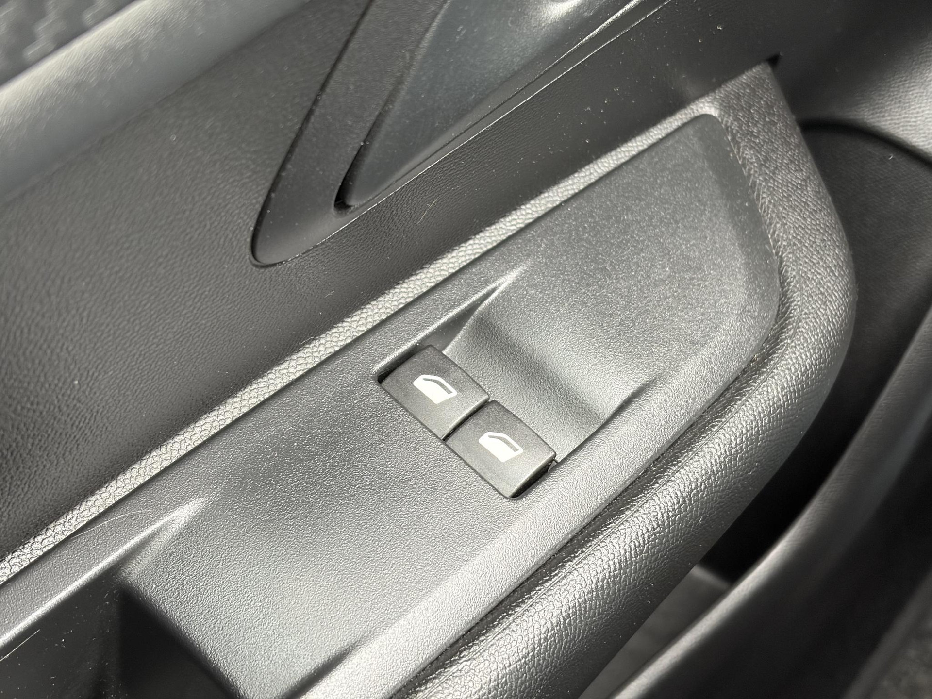 Peugeot 208 1.2 PureTech Like ✓Carplay✓Navi✓2e Eigenaar✓Dealer Onderhouden✓Airco✓Cruise✓Weinig Km✓N.A.P✓Apk tot 09-2027