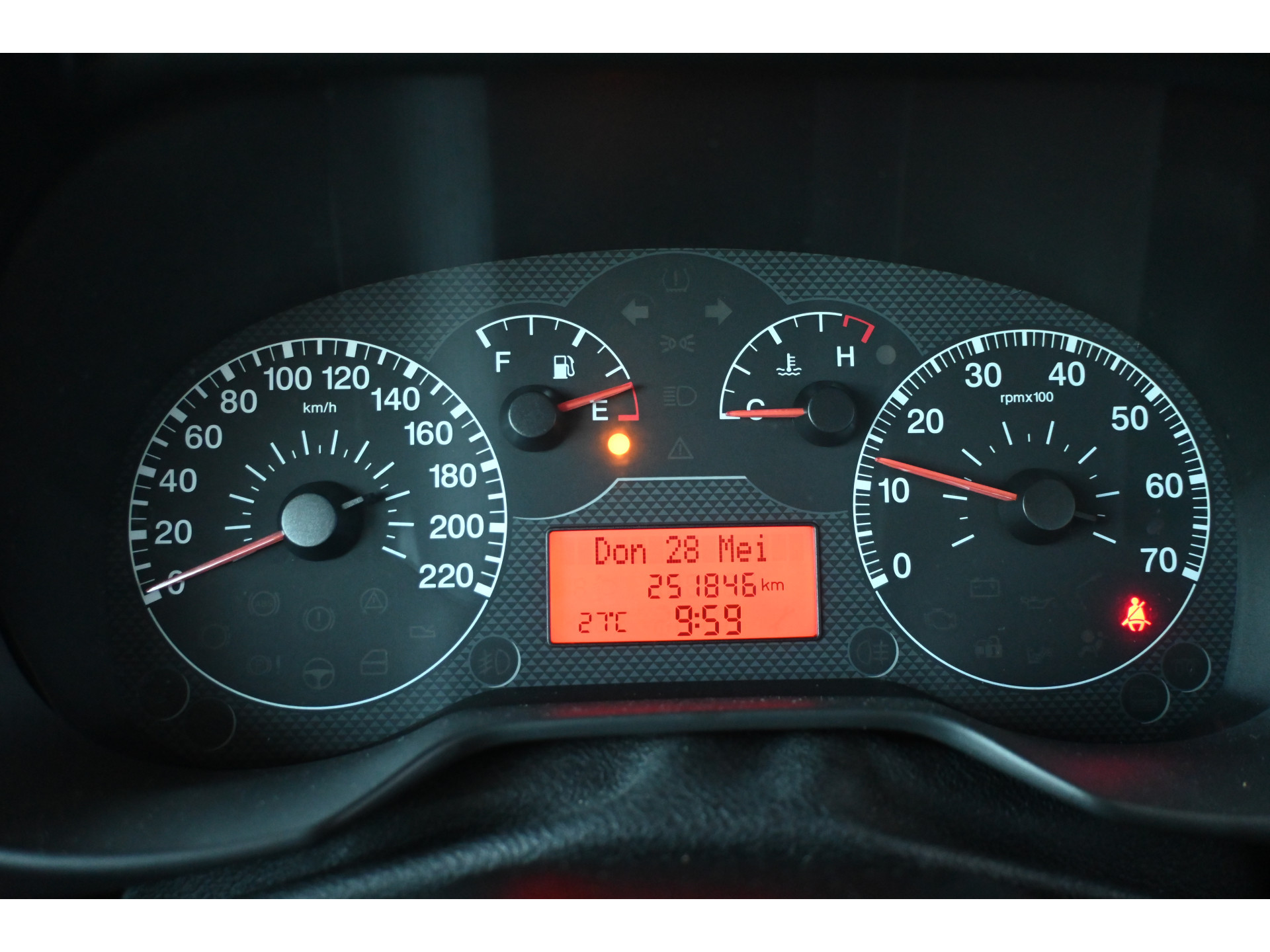 Fiat Grande Punto 1.4 Dynamic Nap Airco Lichtmetaal Stuurbekrachtiging Rijklaarprijs Inruil Mogelijk!