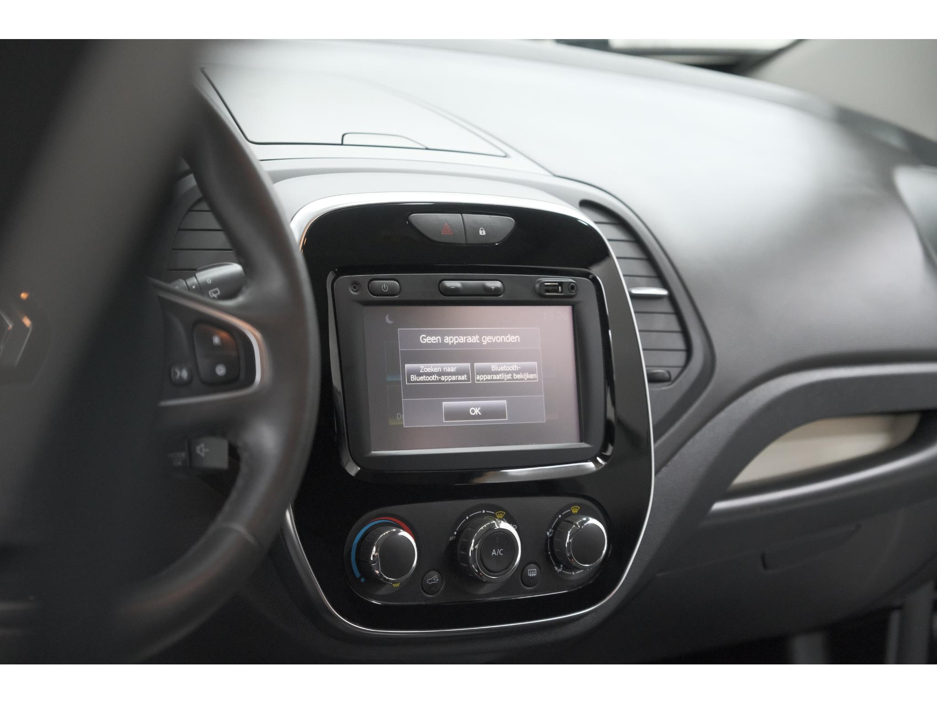 Renault Captur TCe 90 Limited | Trekhaak | Navigatie | Parkeersensoren