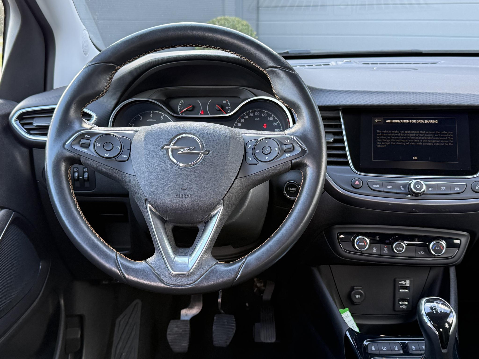 Opel Crossland X 1.2 Turbo Innovation 2e Eigenaar,110pk,Navi,Trekhaak,Pdc,Dealer Onderhouden,N.A.P,Weinig km,Apk tot 07-2027