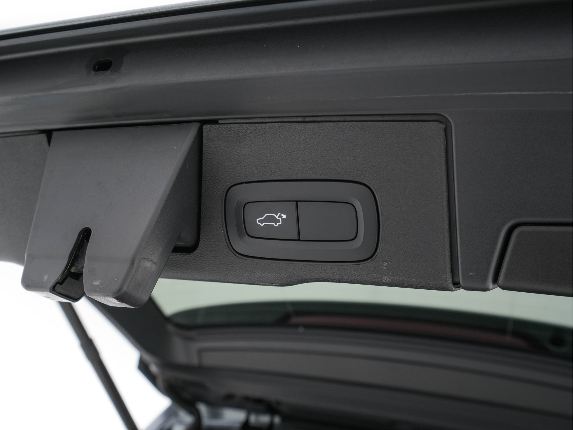 Volvo XC60 2.0 B5 Business Pro R-Design (INCL.BTW) Aut. *PANO | LUXURY-LEATHER | FULL-LEATHER | MEMORY-PACK | HEATED-SPORTSEATS | CAMERA | NAVI-FULLMAP | SHIFT-PADDLES | PRIVACY-GLASS | AIR-SUSPENSION | ECC | PDC | CRUISE | 19''ALU