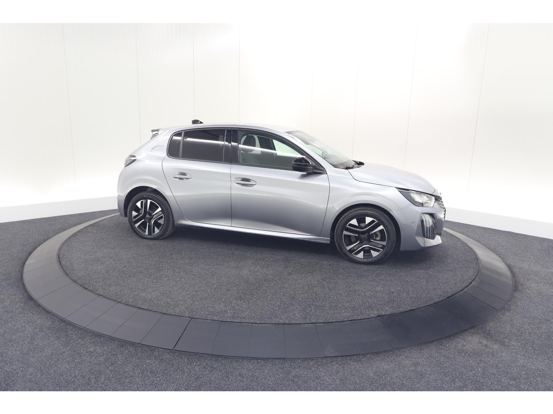 Peugeot 208 PureTech 100 Allure | 360 Camera | Adaptieve Cruise Control | Dodehoekdetectie