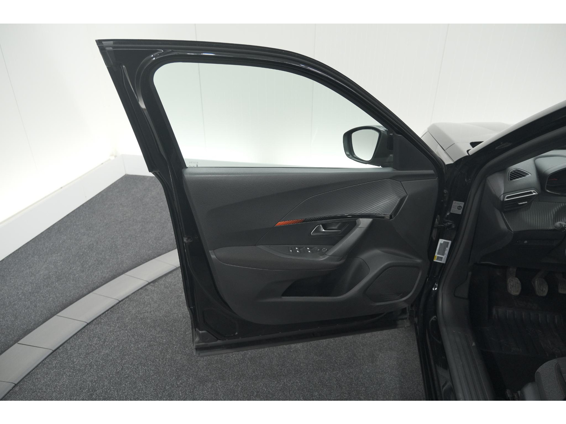 Peugeot 2008 PureTech 130 Active | Camera | Apple Carplay | Parkeersensoren | Stoelverwarming