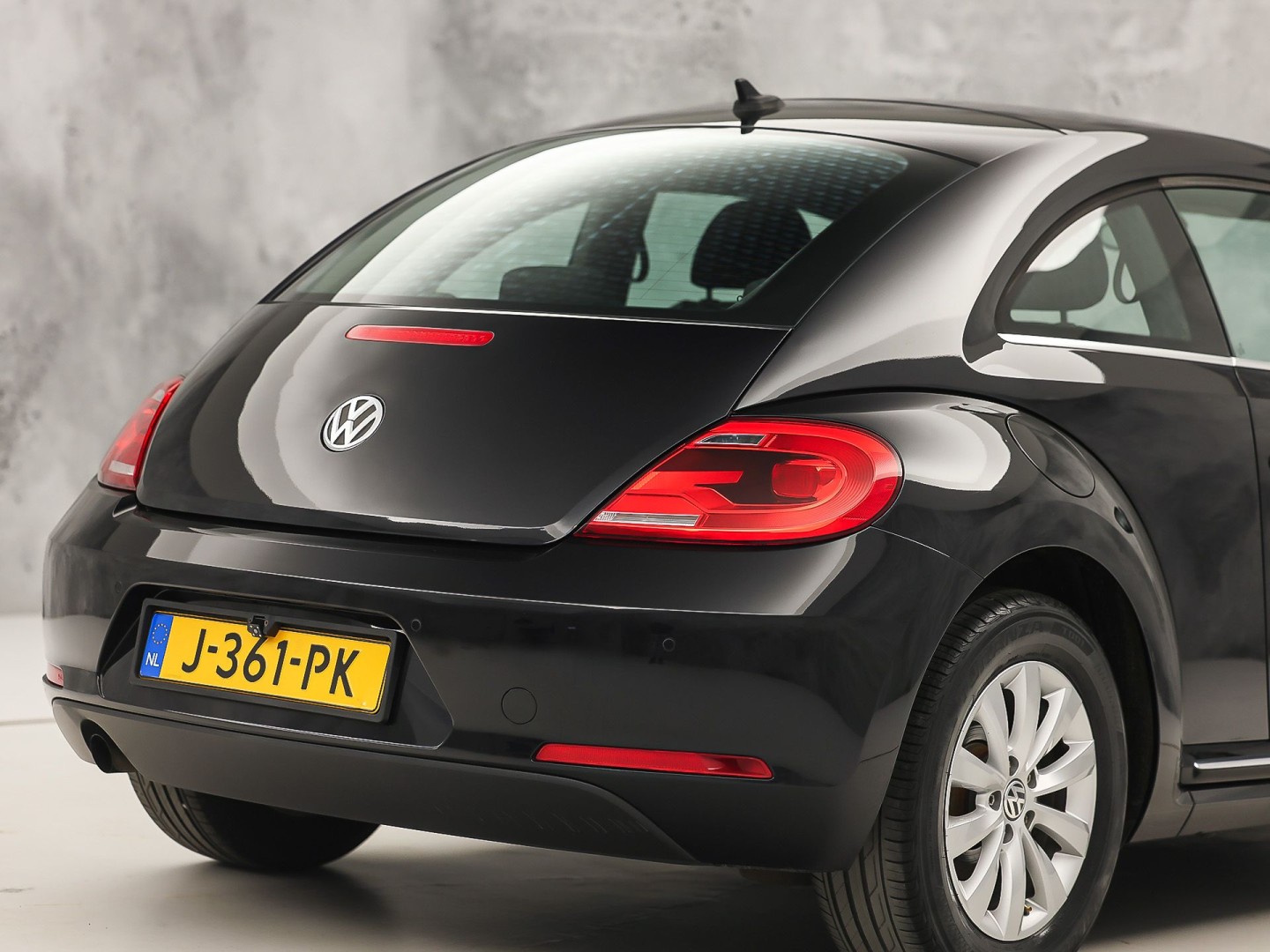 Volkswagen Beetle 1.2 TSI Sport (NAVIGATIE, CLIMATE, STOELVERWARMING, SPORTSTOELEN, LM VELGEN, CRUISE, NIEUWSTAAT)