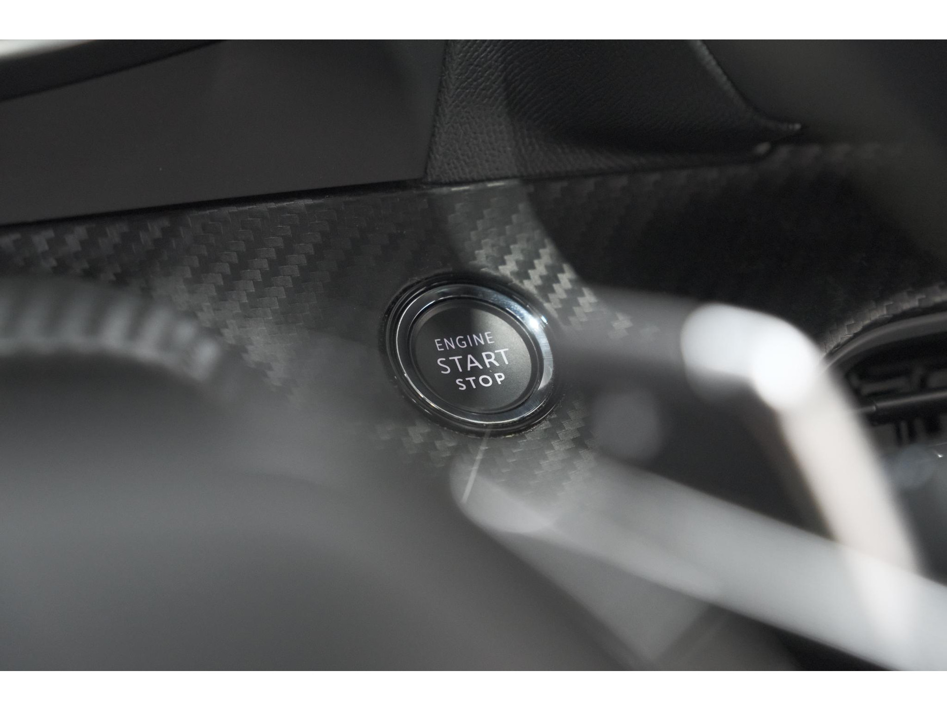 Peugeot 208 PureTech 130 EAT8 GT | Panoramadak | Camera | Apple Carplay | Stoelverwarming