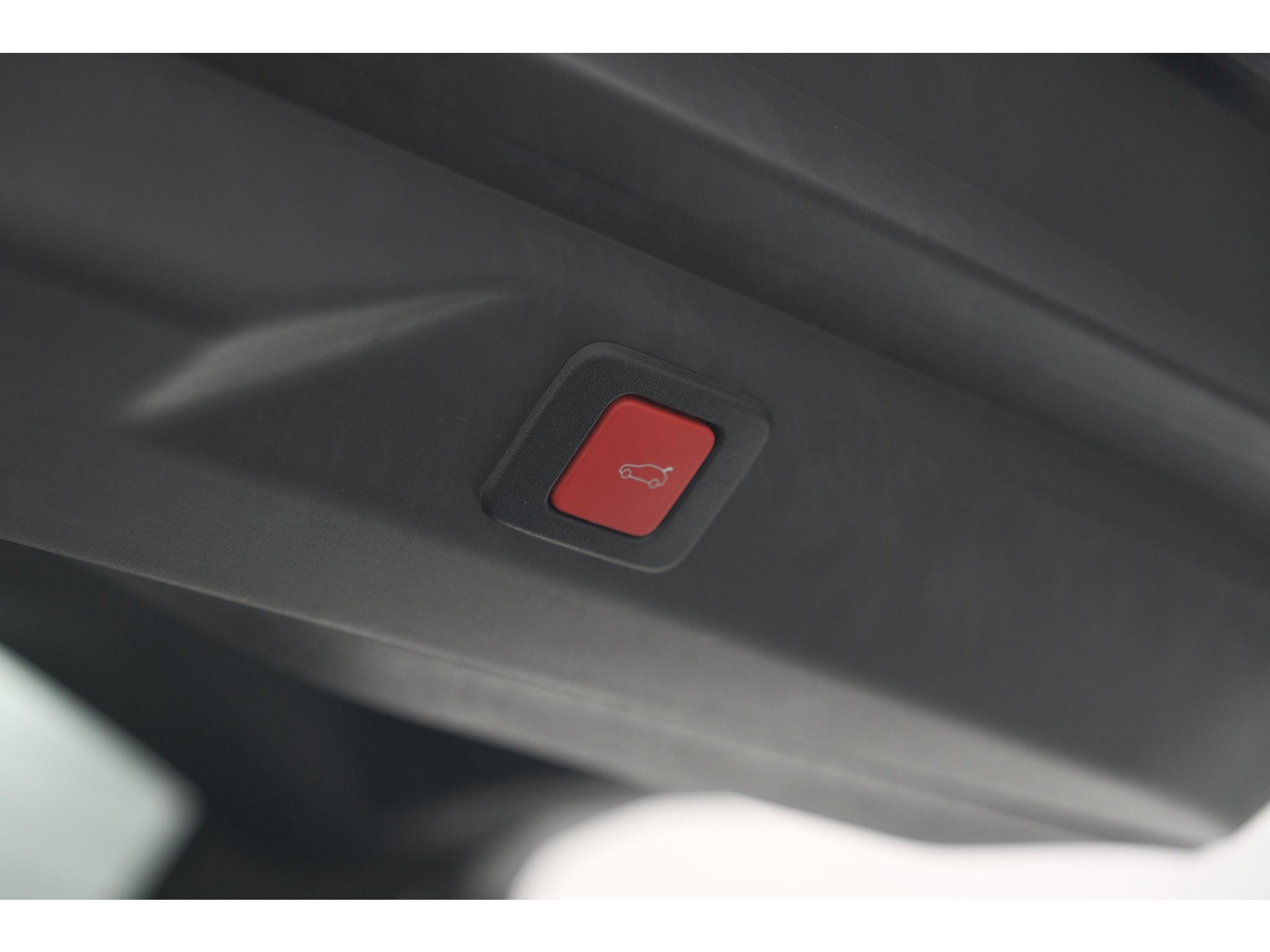 Peugeot 3008 1.2 Hybrid 136 GT | Panoramdak | 360 Camera | Stoelverwarming | Elektrische Kofferklep | Allseason Banden