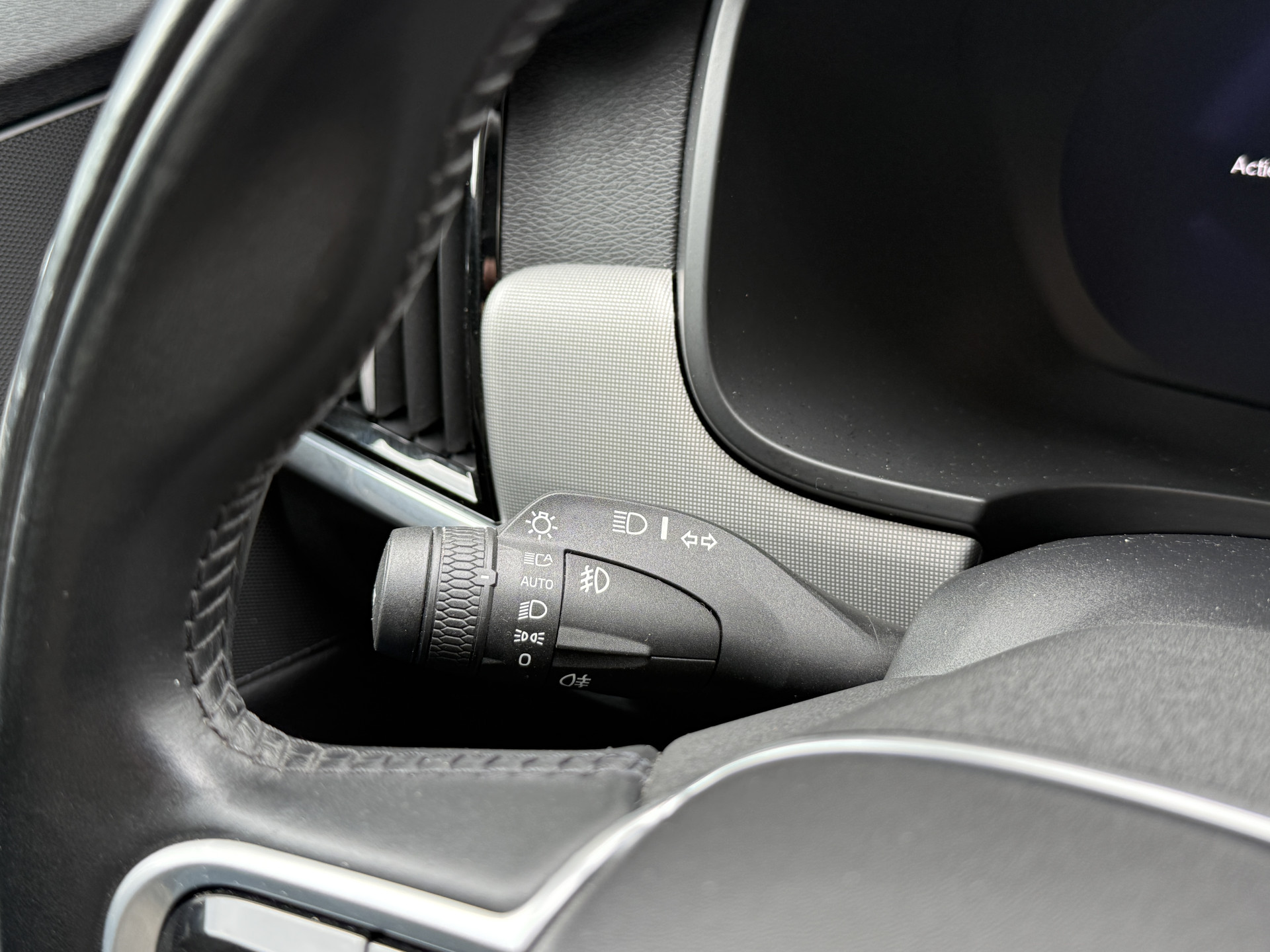 Volvo V90 2.0 B4 Momentum Business | Keyless | Trekhaak | Apple Carplay