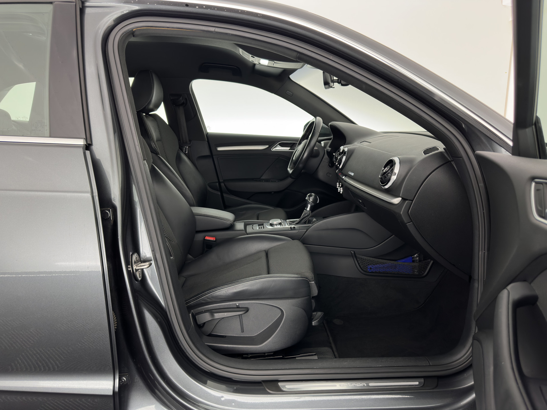 Audi A3 Sportback 1.4 e-tron Plug-In Pro Line plus Aut. *LEATHER-FABRIC | FULL-LED | NAVI-FULLMAP | KEYLESS | SPORT-SEATS | AUDI-SOUND | TOWBAR | 17''ALU*