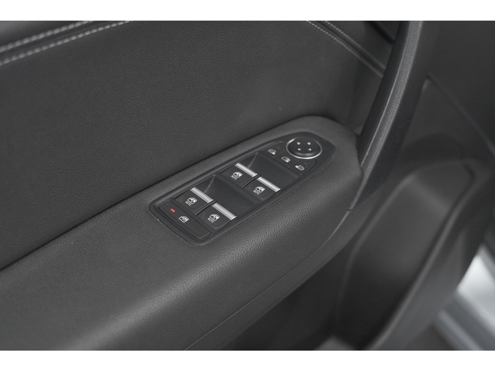 Renault Captur TCe 140 EDC Techno | Camera | 9.3 Inch Groot Scherm | Stoelverwarming | Apple Carplay