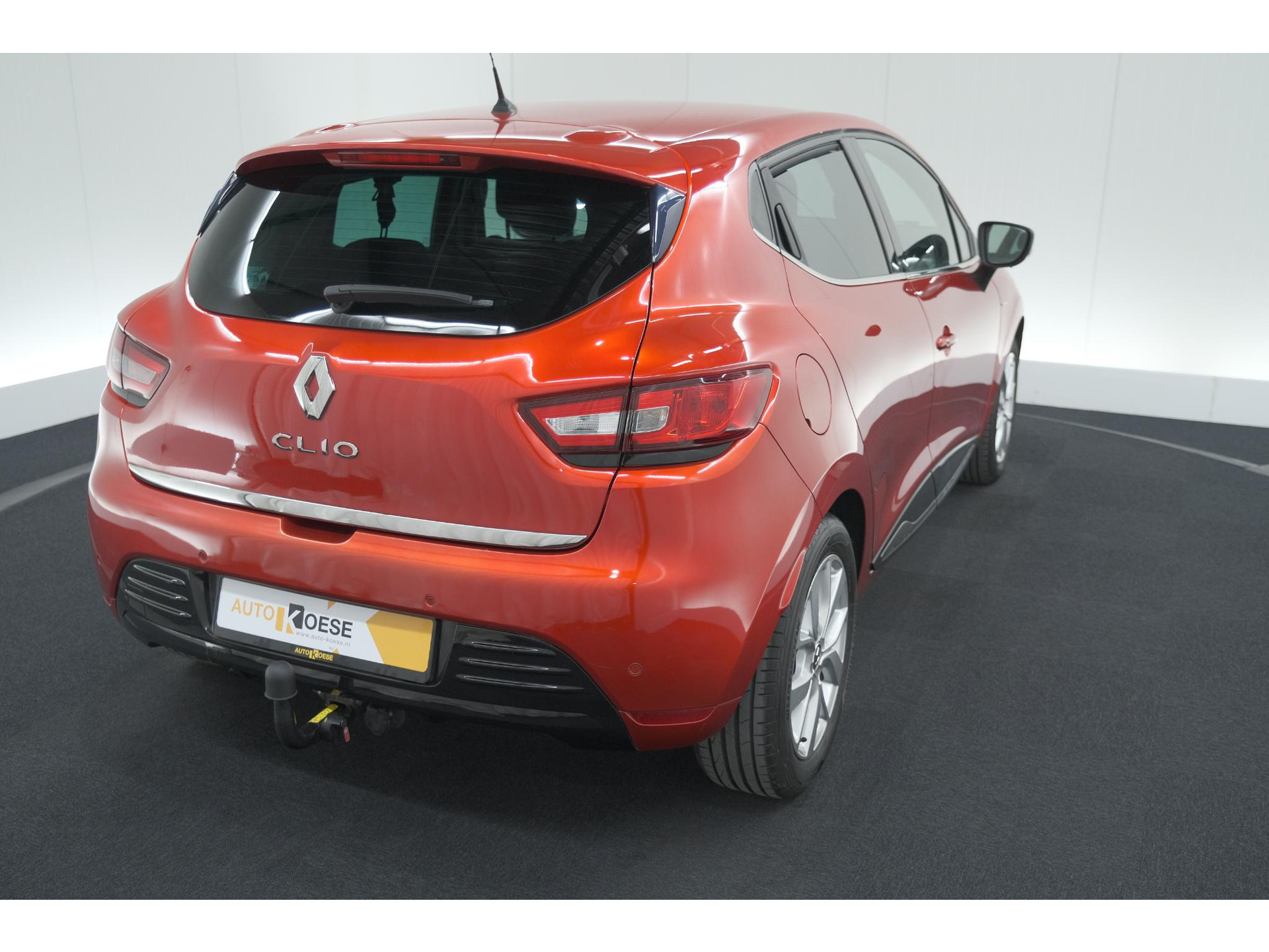 Renault Clio TCe 90 Limited | Trekhaak | Parkeersensoren | Navigatie
