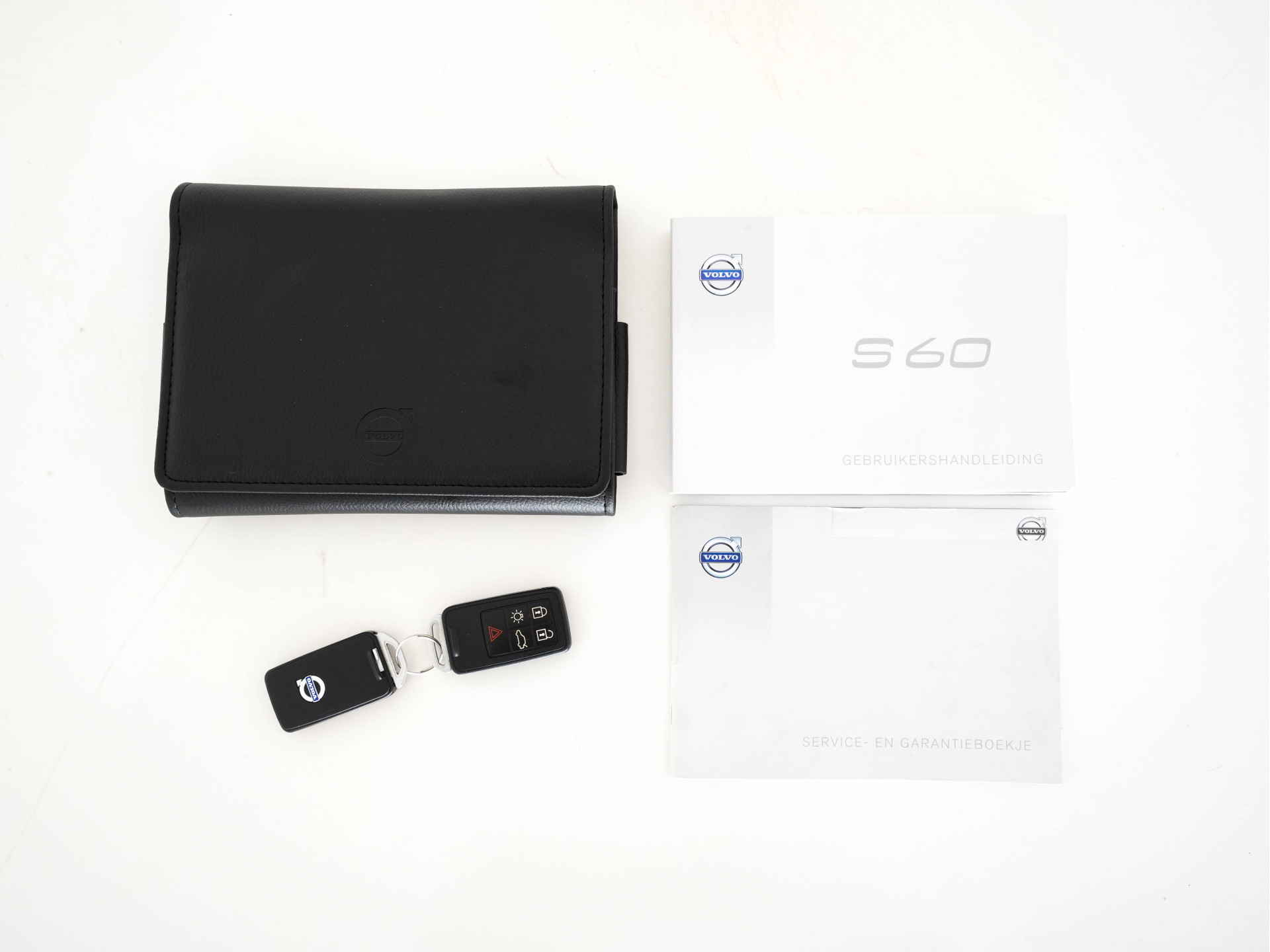 Volvo S60 1.6 T3 R-Design Summum Aut. *LEATHER-MICROFIBRE | NAVI-FULLMAP | SPORT-SEATS | ECC | PDC | CRUISE | 18''ALU*