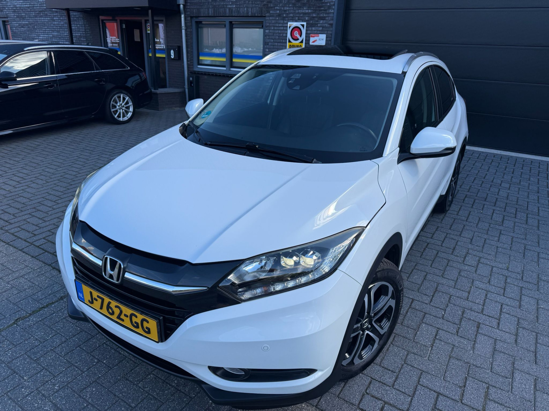 Honda HR-V 1.5 i-VTEC Executive | 1E EIGENAAR | 3/6/12MND GARANTIE | AUTOMAAT | PANO | LED | DAB | NAVI | CRUISE |