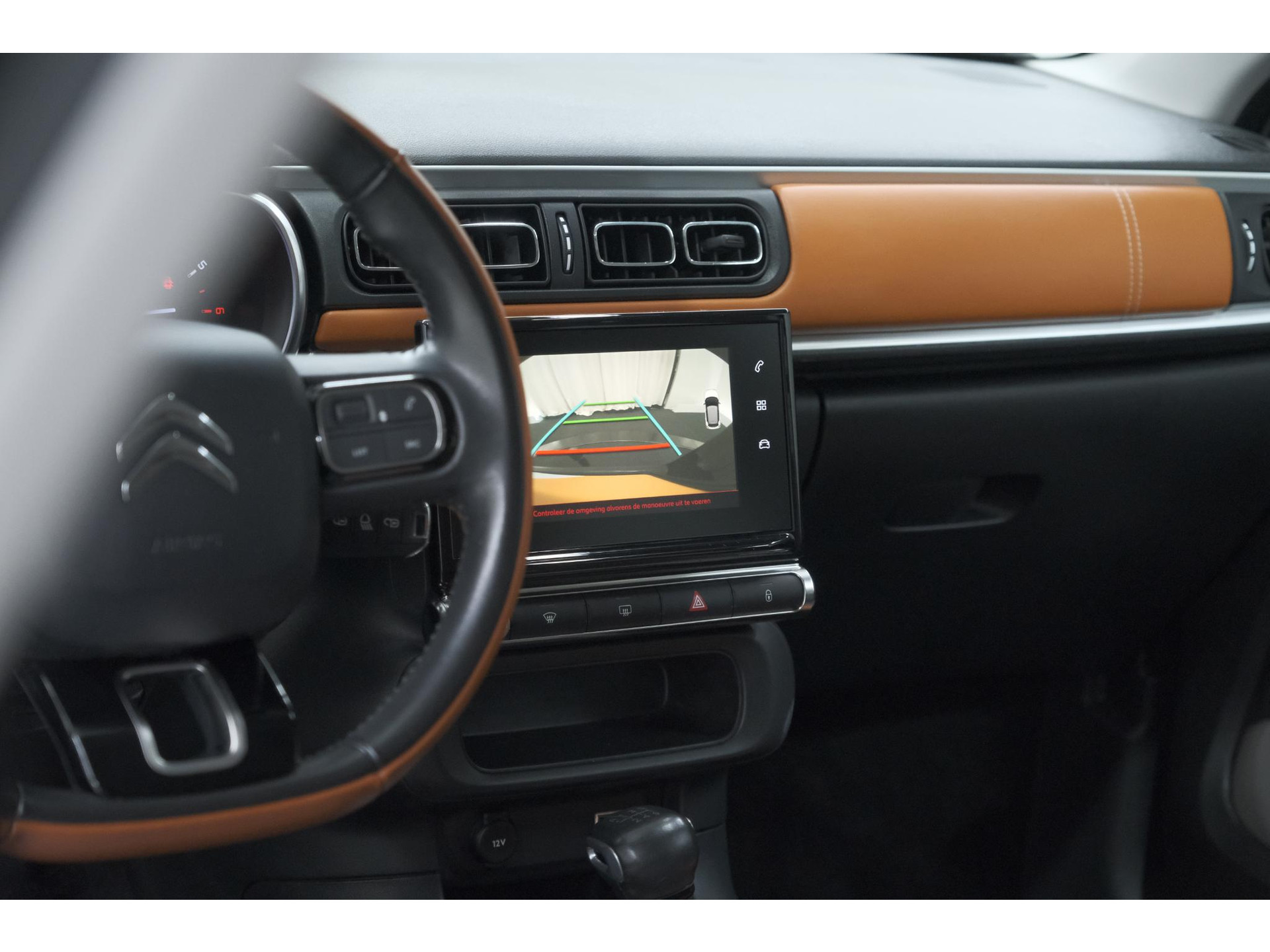 Citroen C3 PureTech 110 S&S Shine | Trekhaak | Parkeersensoren | Navigatie | Apple Carplay