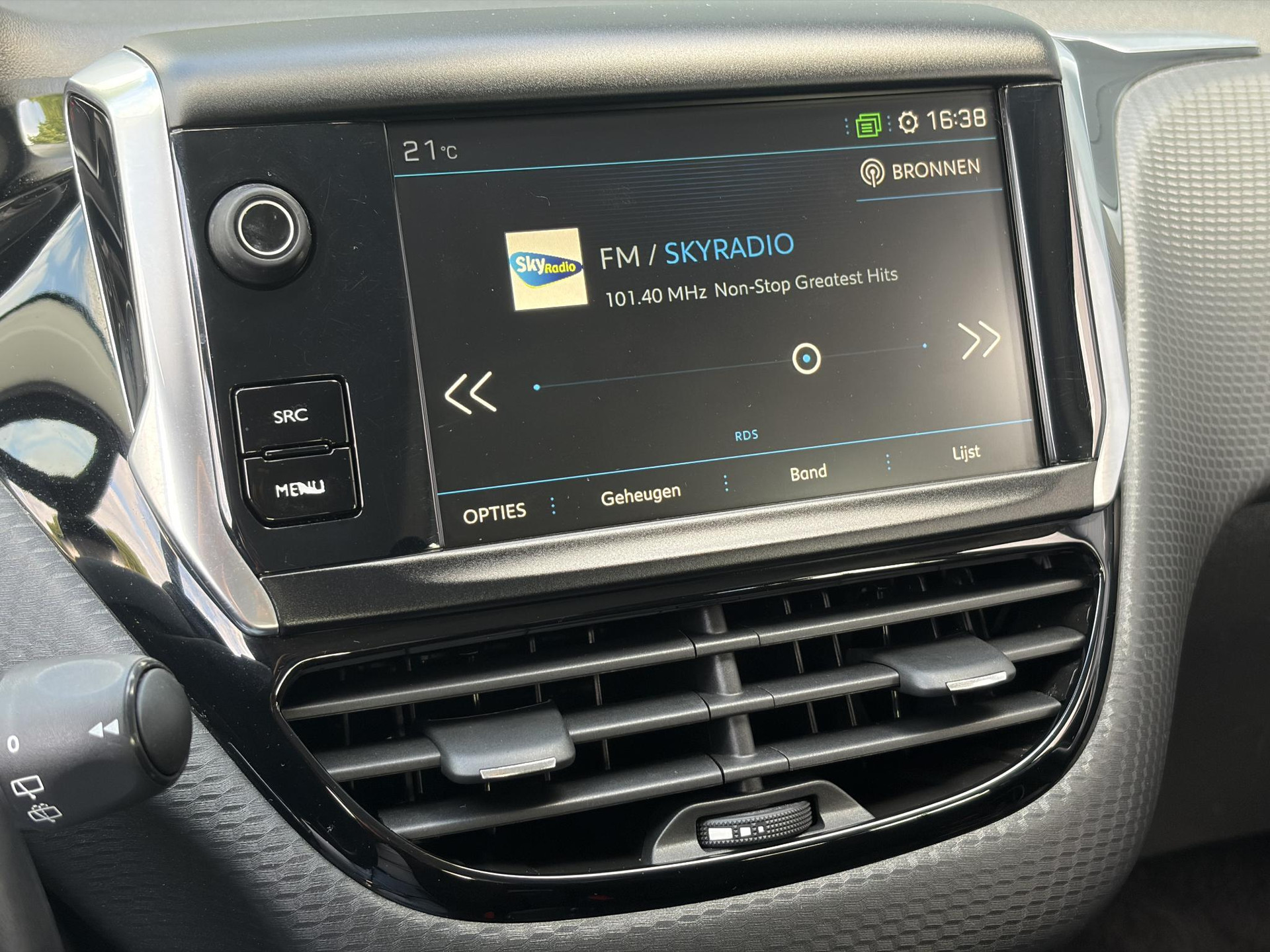 Peugeot 2008 1.2 PureTech Blue Lion 2e Eigenaar,131pk,Carplay,Navi,Dealer Onderhouden,6 Bak,D-riem vv in 2024,Pdc,N.A.P,Apk tot 04-2027