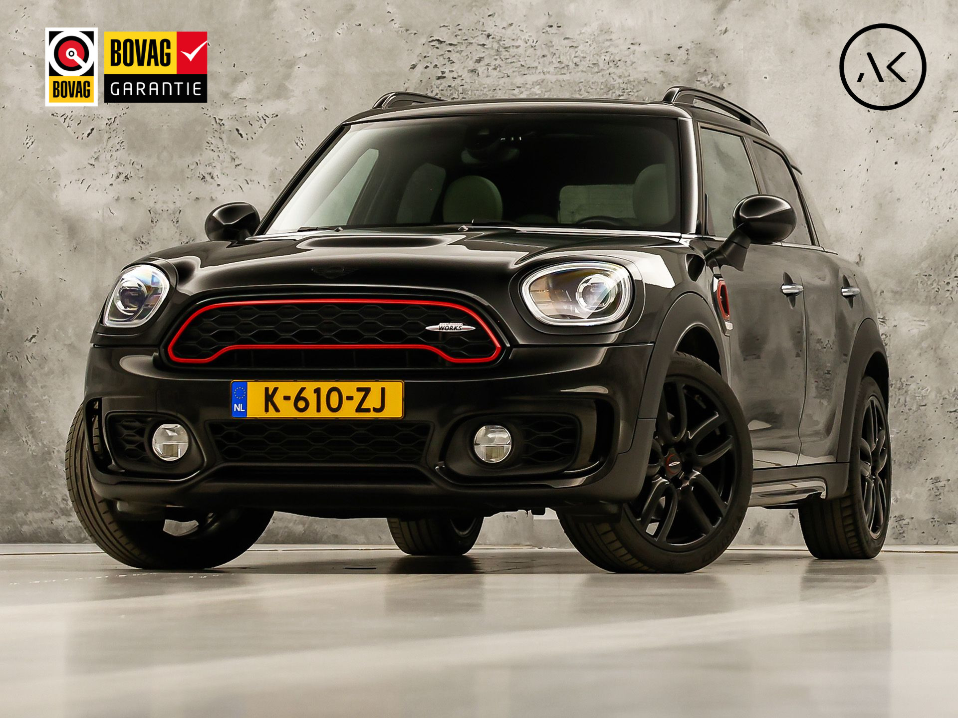 MINI Countryman 2.0 Cooper S John Cooper Works Chili 192Pk Automaat (PANORAMADAK, GROOT NAVI, LEDER, HARMAN/KARDON, CAMERA, STOELVERWARMING, SPORTSTOELEN, GETINT GLAS, NIEUWSTAAT)