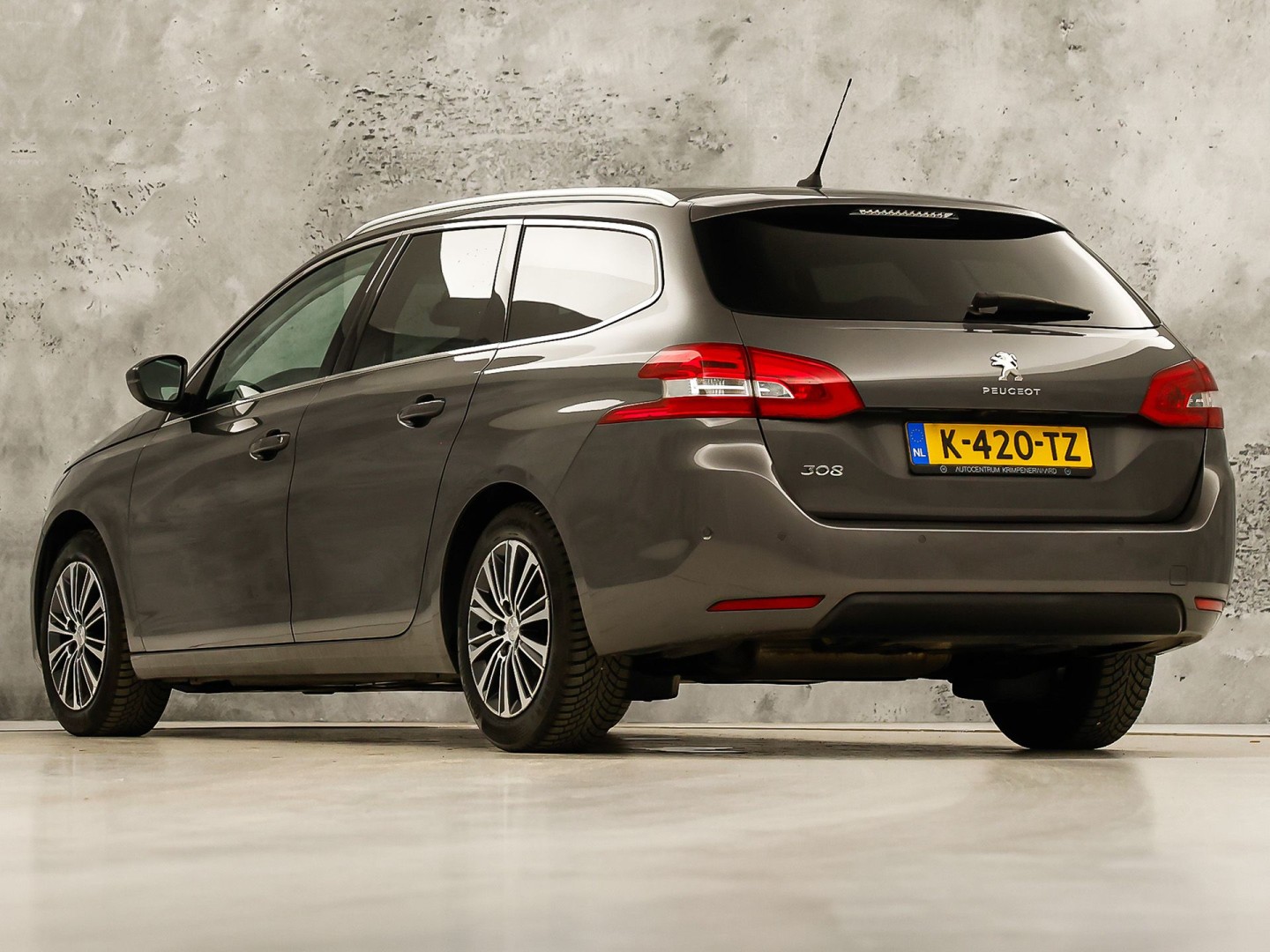 Peugeot 308 SW 1.2 PureTech Allure Sport (VIRTUAL COCKPIT, APPLE CARPLAY, GROOT NAVI, 360 CAMERA, SPORTSTOELEN, LEDER/ALCANTARA, ADAPTIVE CRUISE, NIEUWSTAAT)