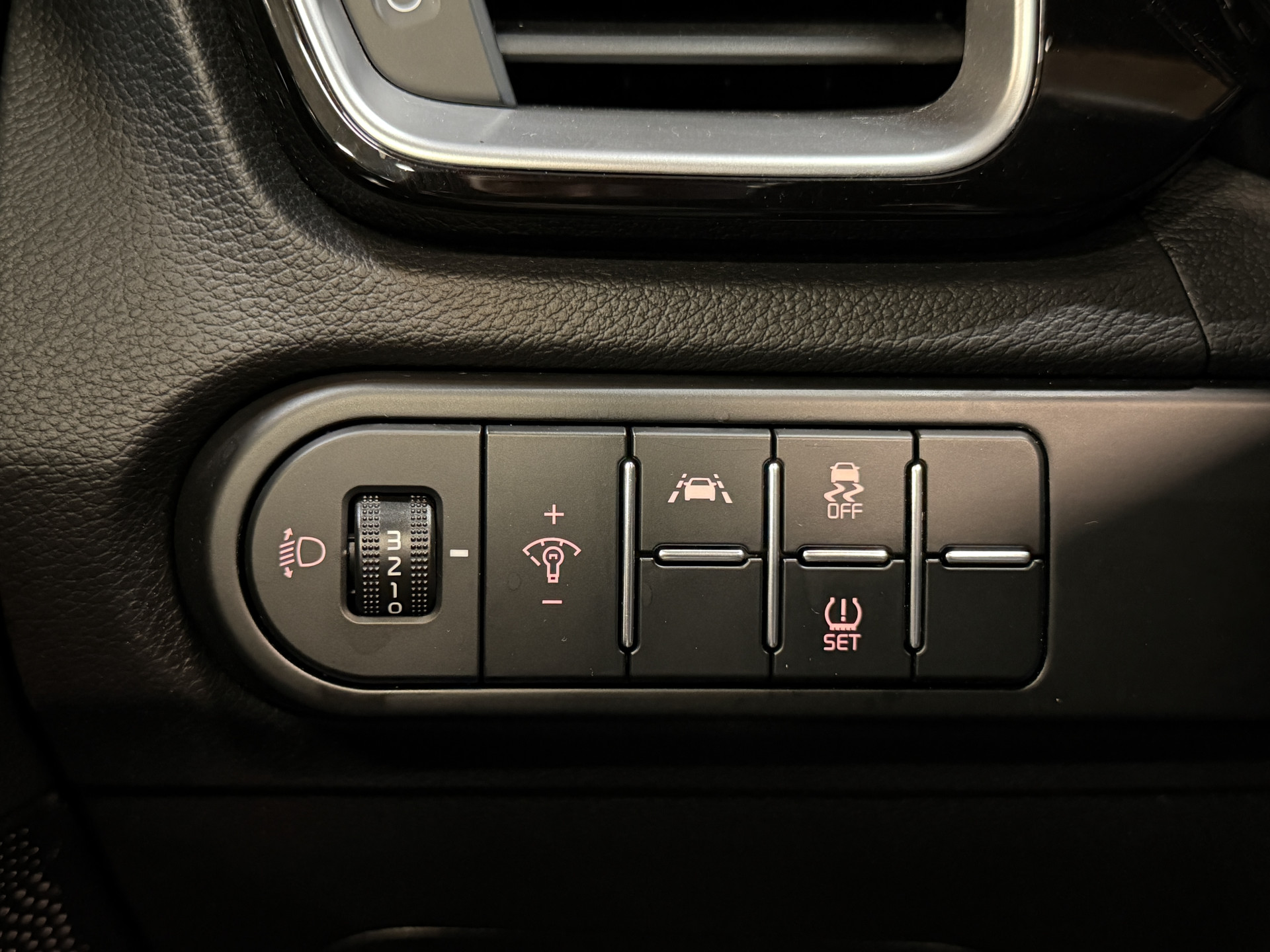 Kia Ceed Sportswagon 1.0 T-GDi GT-Line | Panoramadak | Dealer onderhouden | Camera | Afn. Trekhaak | Stoel/stuurverwarming | Carplay