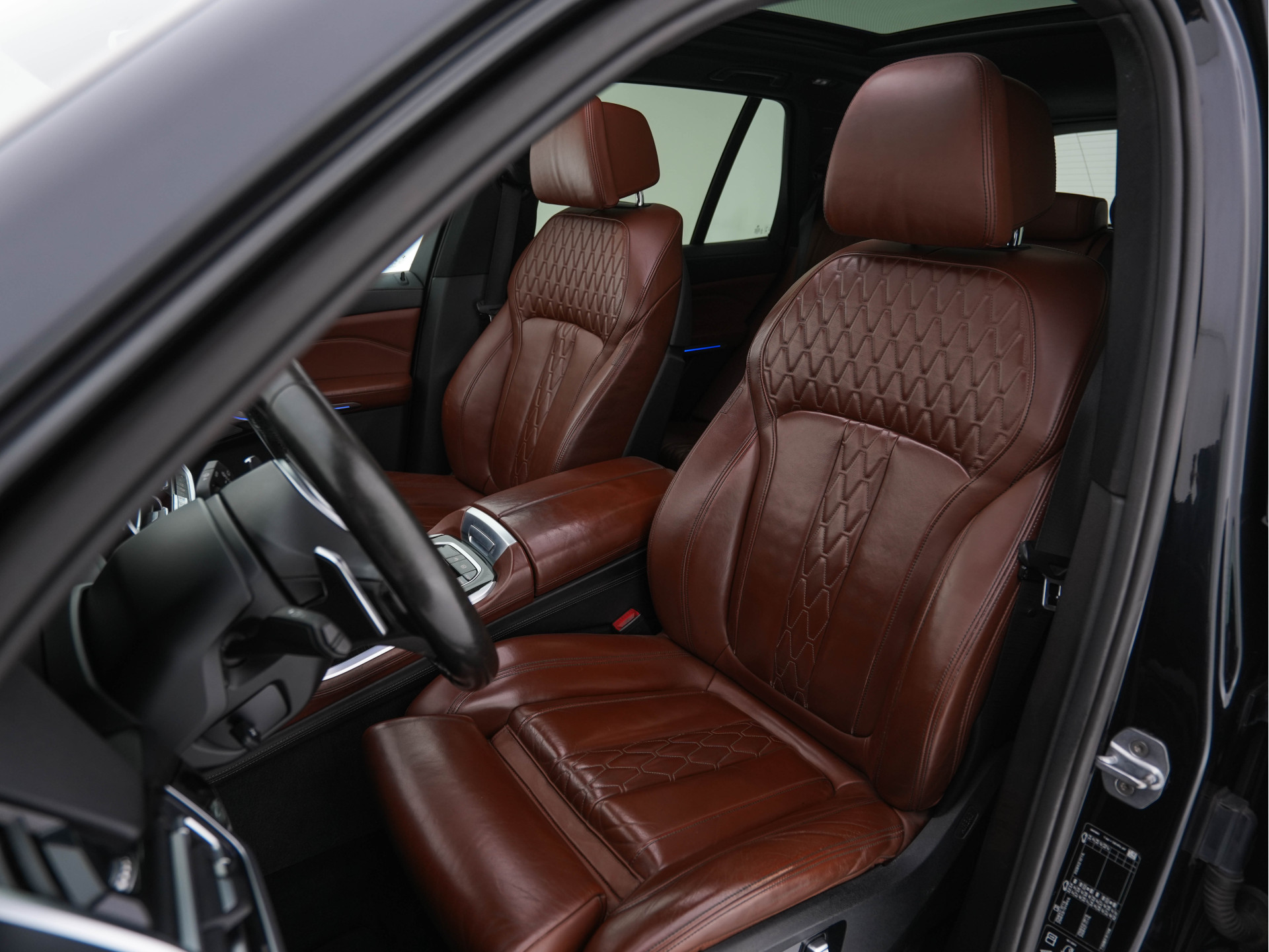 BMW X5 M50d High Executive M-Sportpack Aut. *PANO | HEAD-UP | DESIGN-LEATHER | LASER-LIGHT | TOP-VIEW | HARMAN/KARDON | MEMORY-PACK | DIGI-COCKPIT | DAB+ | HEATED-COMFORTSEATS | NAVI-FULLMAP | KEYLESS | TOWBAR | 21''ALU*